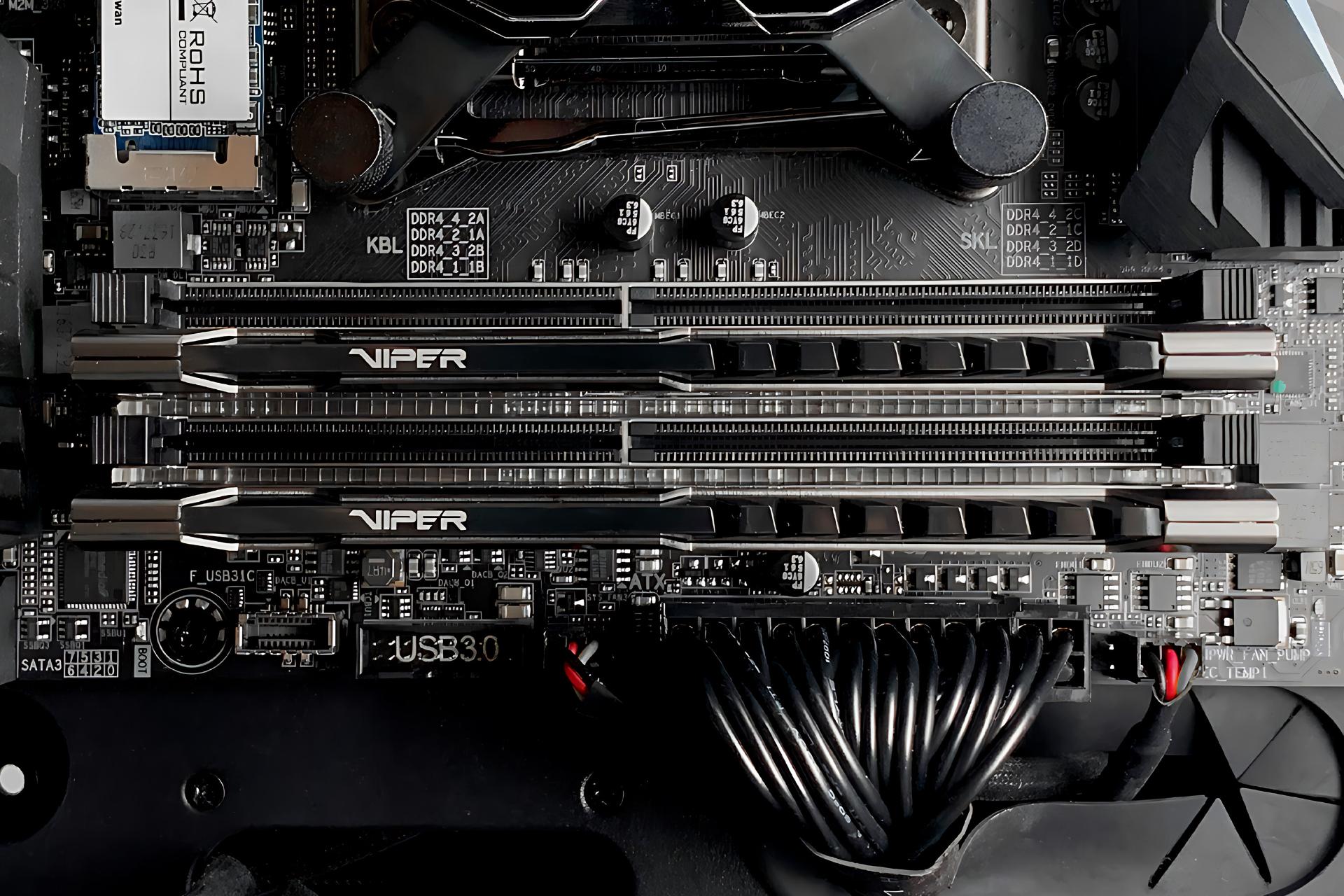 نمای بالای رم پاتریوت Patriot Viper Steel 8GB DDR4-3200 CL16