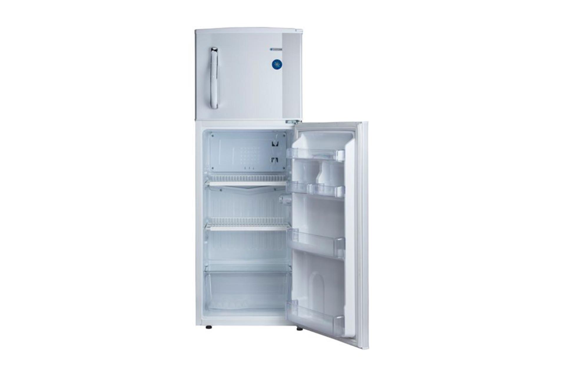 ایستکول EASTCOOL TM-679-200 رنگ سفید درب باز نمای داخل یخچال