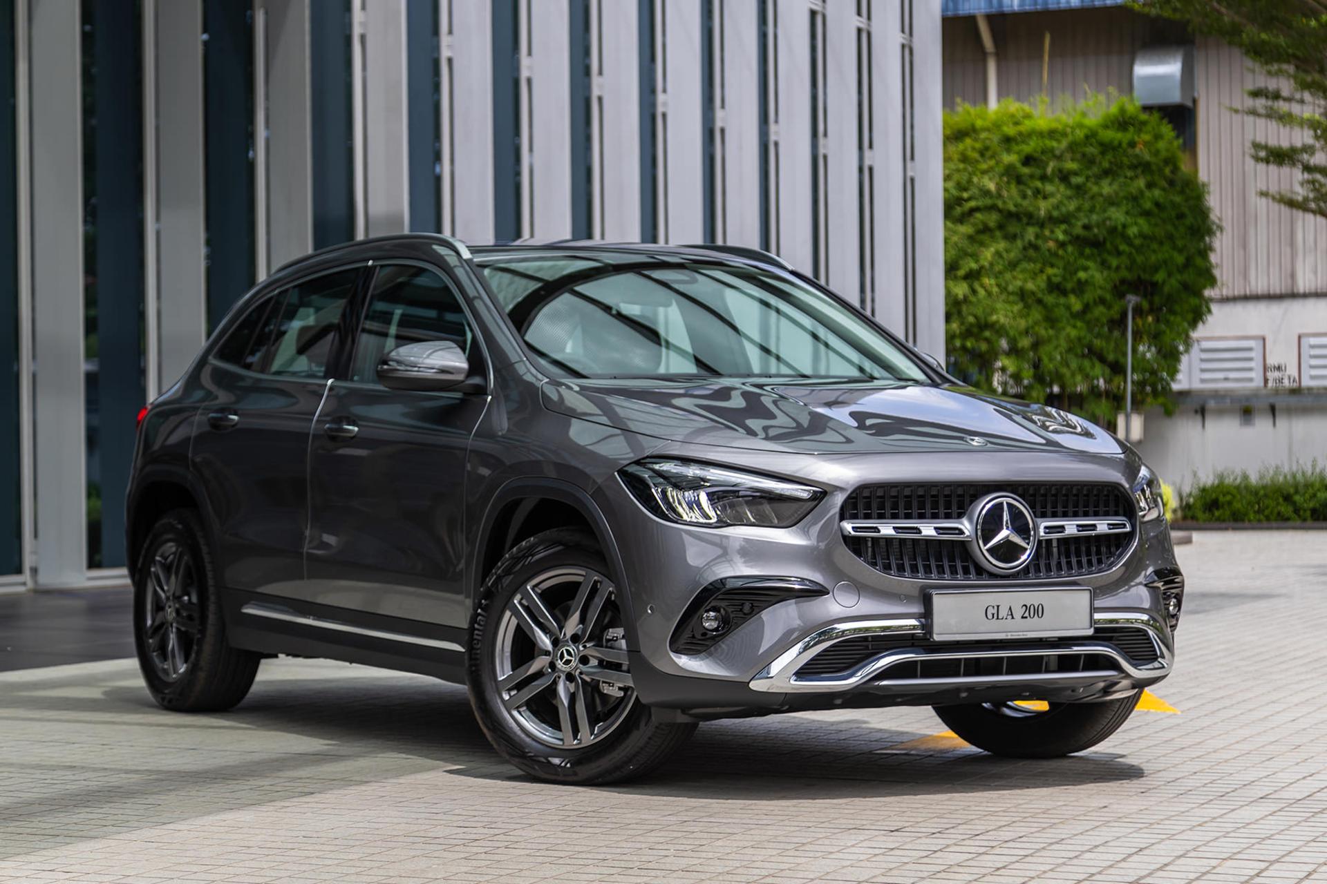 خودرو مرسدس بنز جی ال ای Mercedes Benz GLA 200 2024 نمای جلو رنگ خاکستری