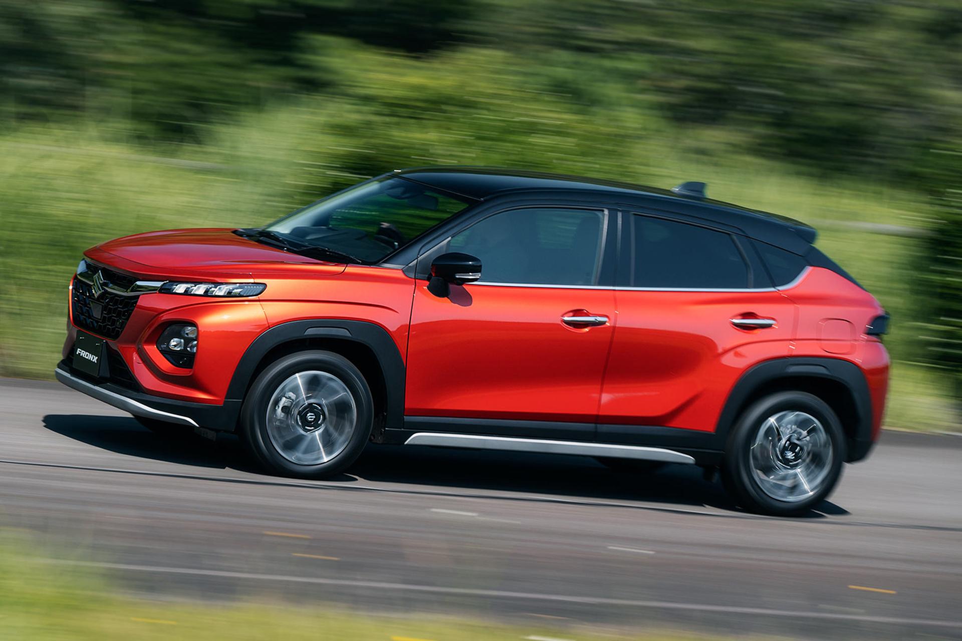 خودرو سوزوکی فرانکس Suzuki Fronx 2024 نمای جانبی رنگ قرمز