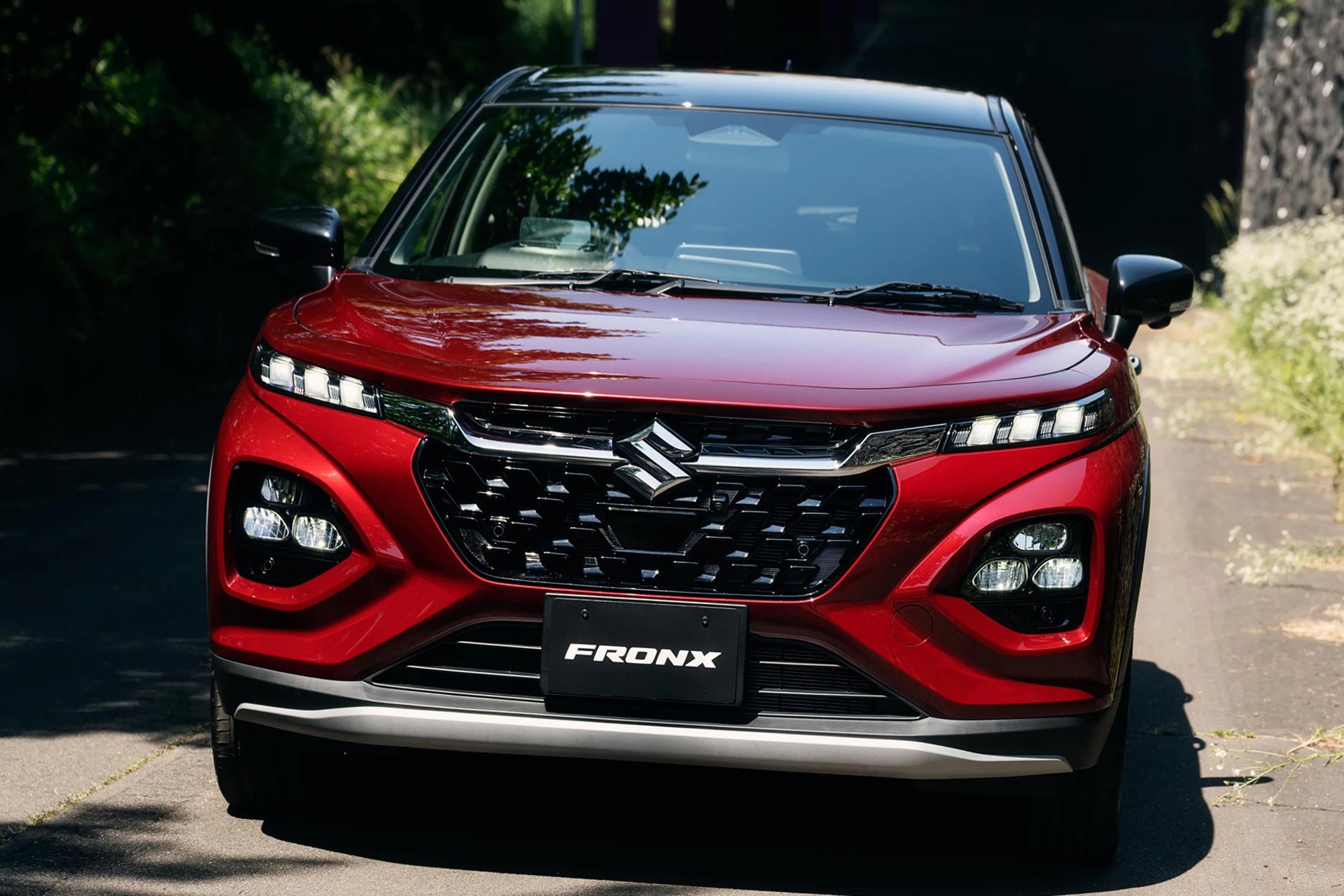 خودرو سوزوکی فرانکس Suzuki Fronx 2024 نمای جلوپنجره رنگ قرمز