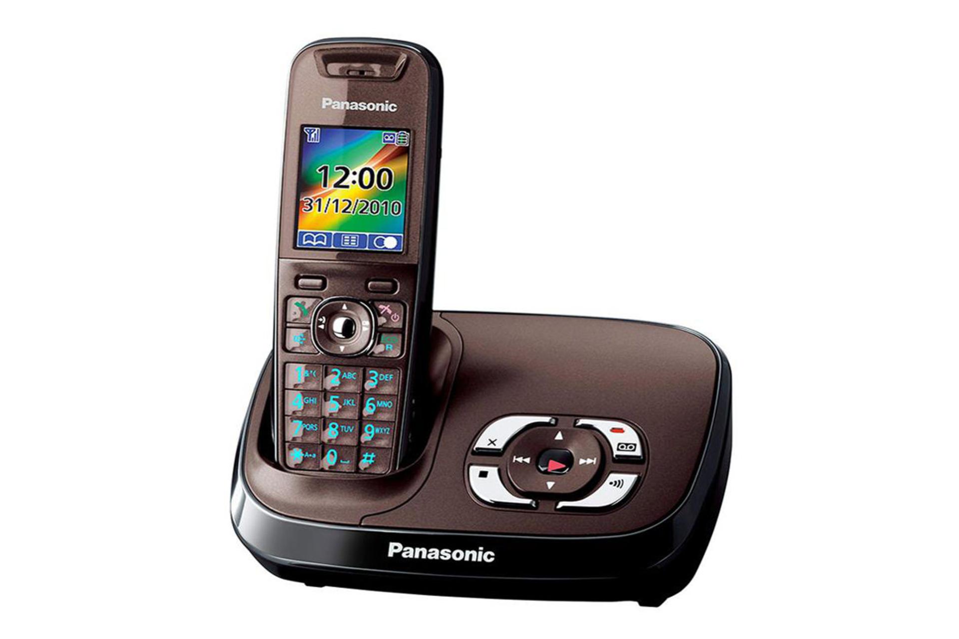 نمای نیمرخ تلفن پاناسونیک KX-TG8521 با نمایش لبه سمت راست پایه اصلی و گوشی بی سیم رنگ شکلاتی