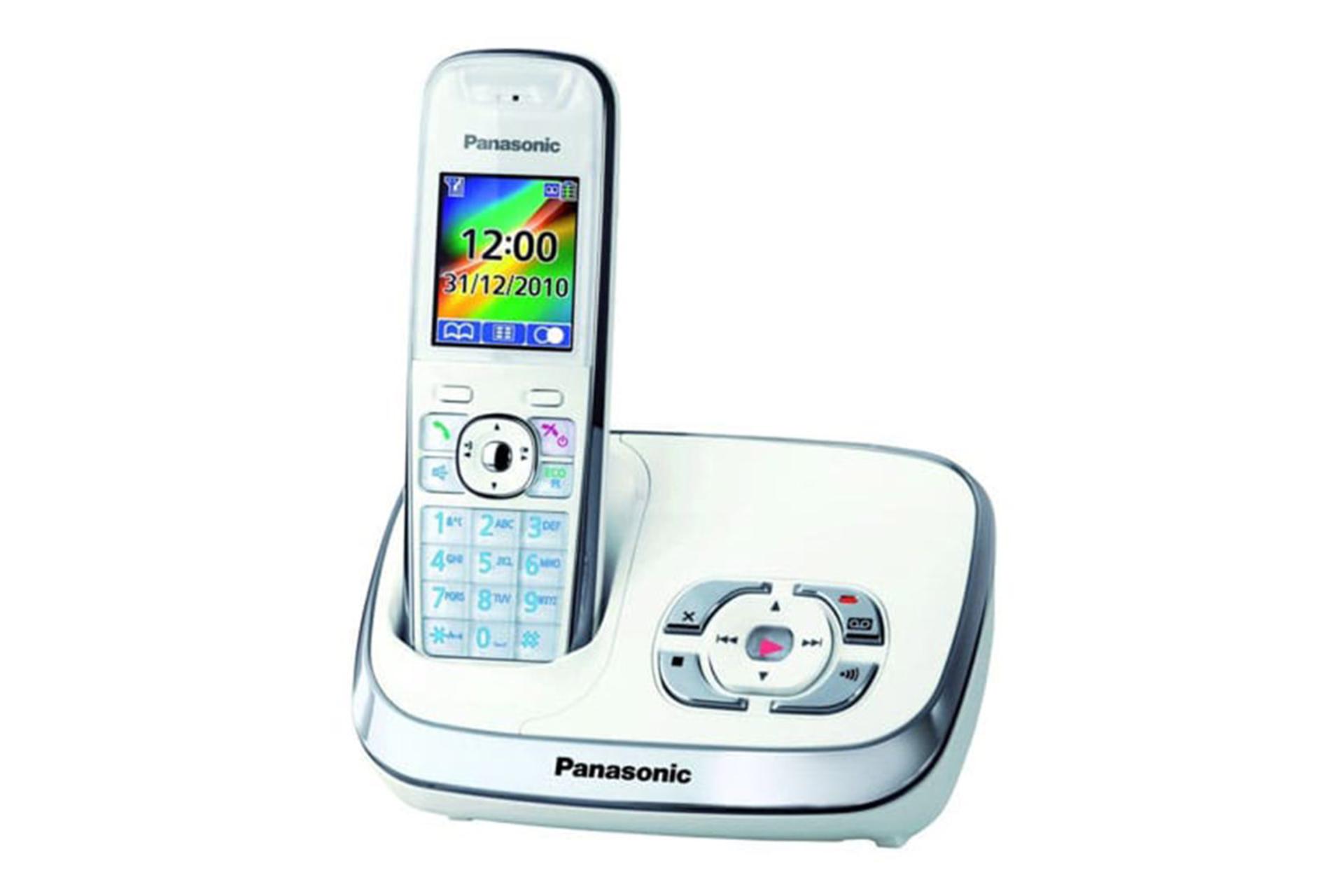 نمای نیمرخ تلفن پاناسونیک KX-TG8521 با نمایش لبه سمت راست پایه اصلی و گوشی بی سیم رنگ سفید