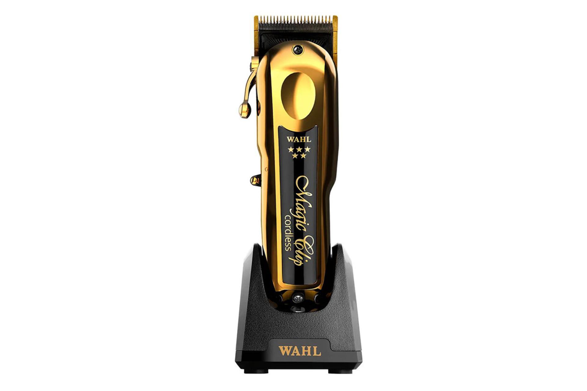 ماشین اصلاح و ریش تراش وال Wahl Gold Cordless Magic Clip نمای جلو روی پایه شارژ