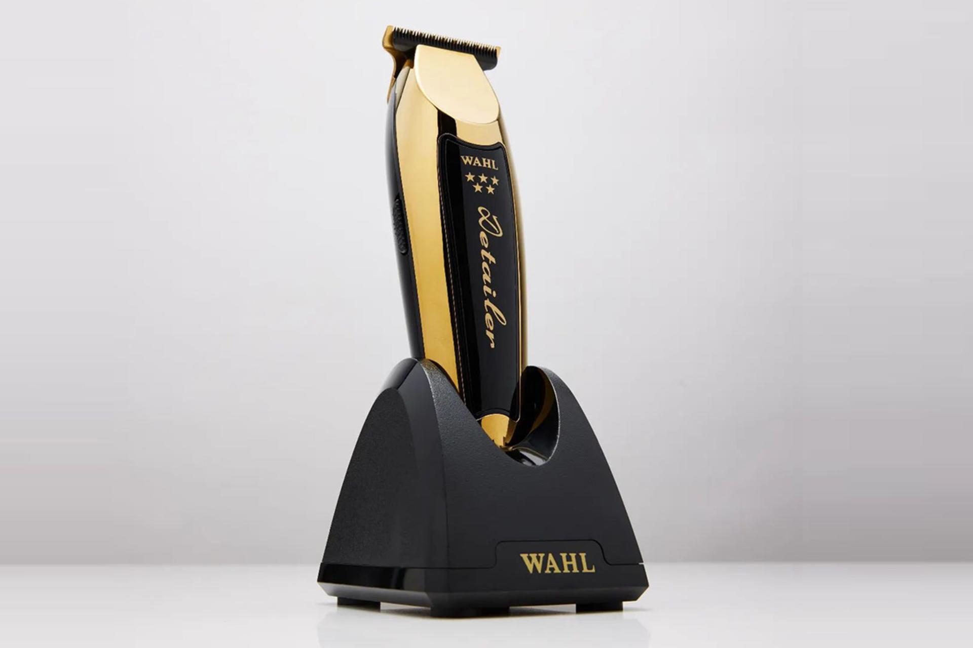 ماشین اصلاح و ریش تراش وال Wahl Gold Cordless Detailer Li روی پایه شارژ