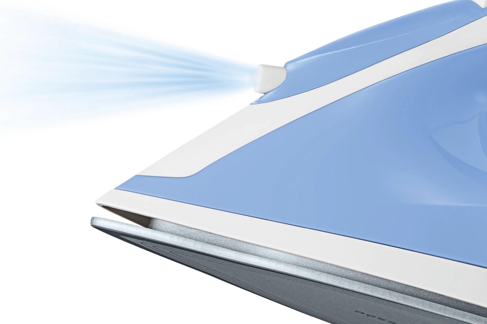 اتو خشک بوش Bosch TLB5000 در حال اسپری آب