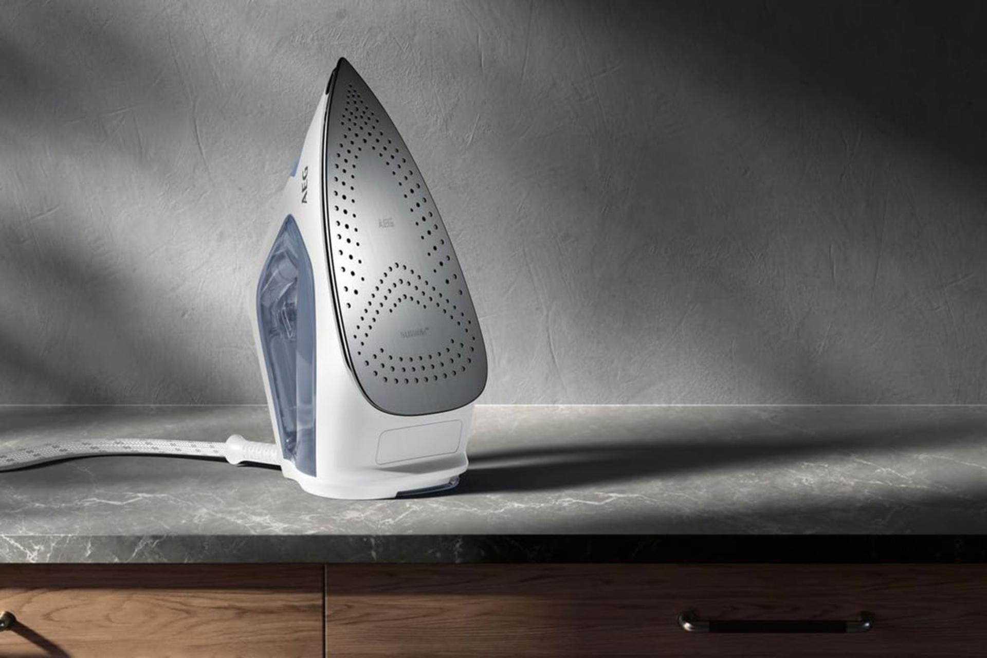 اتو بخار آ ا گ AEG SI7-1-4WB نمای زیر کفه