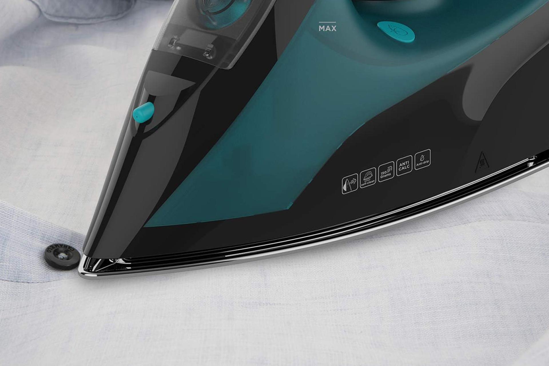 اتو بخار بلک اند دکر BLACK+DECKER BXIR2403E نمای نوک