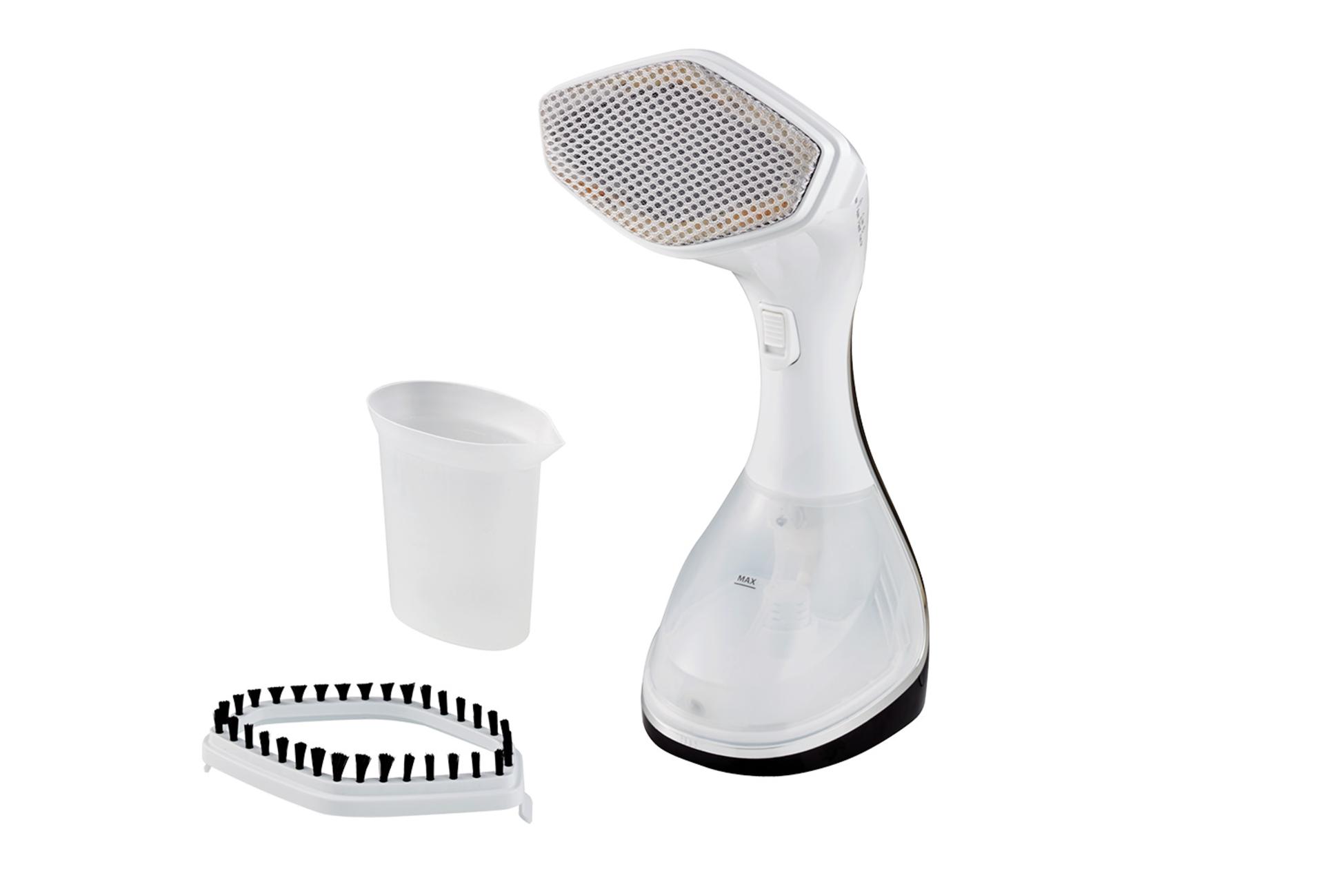 بخارگر دستی Beko STM 6120 W نمای جلو با سری برس دار و پیمانه آب