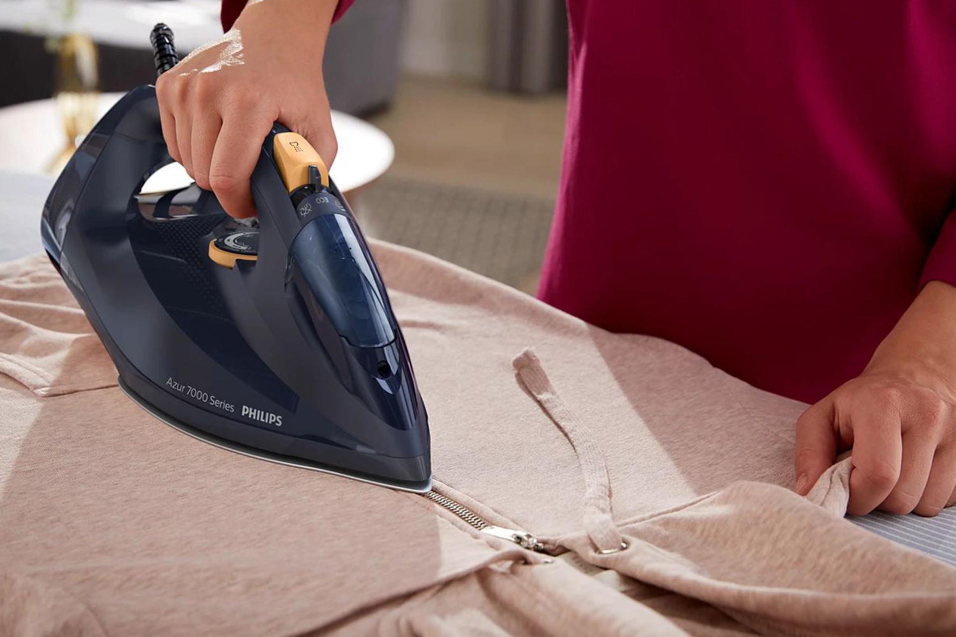 مرجع متخصصين ايران اتو بخار فيليپس Philips DST7060 در دست