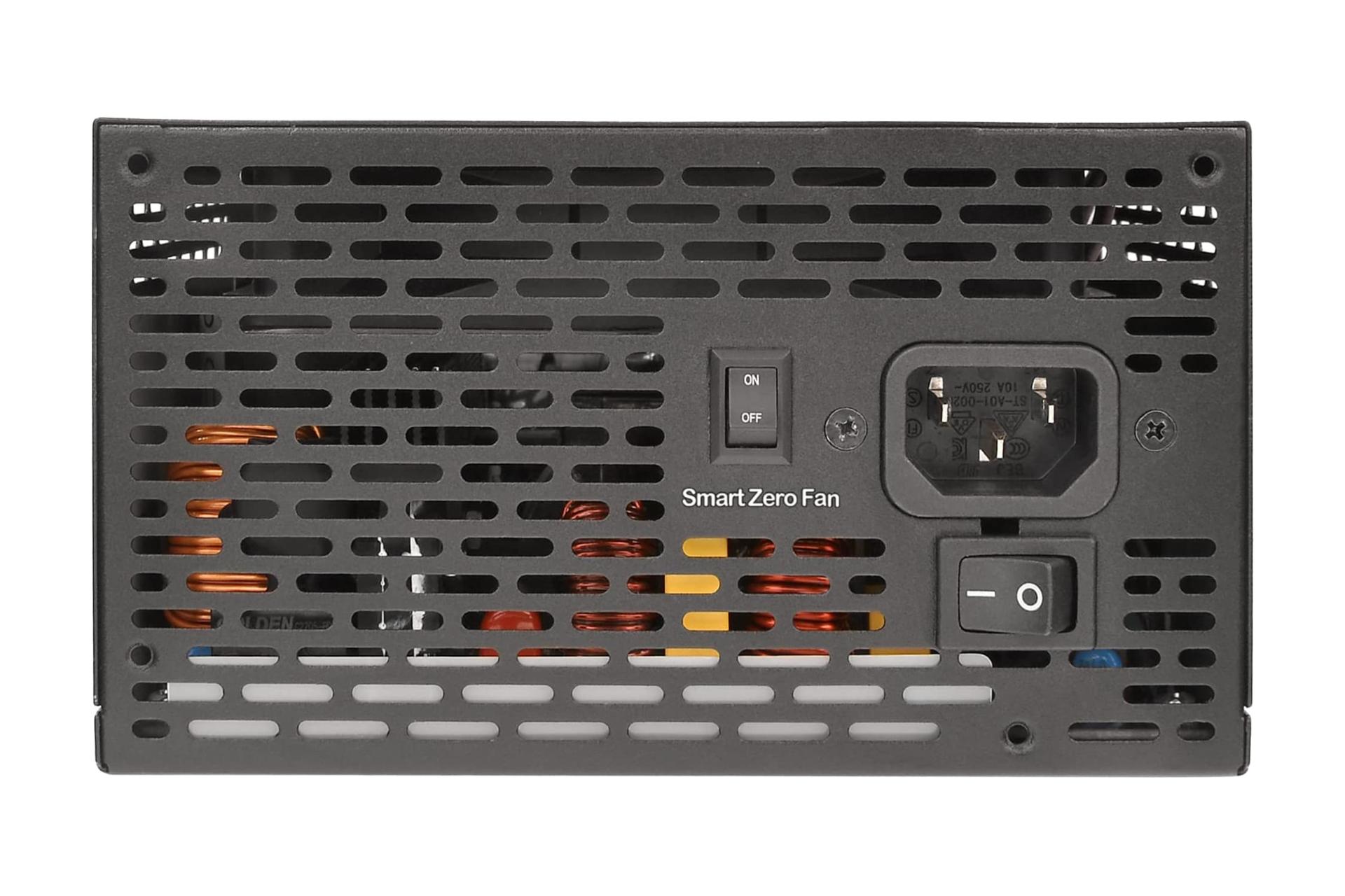 نمای پنل پشت پاور کامپیوتر ترمالتیک Toughpower GF A3 با توان 1050 وات با نمایش درگاه و سوییچ برق