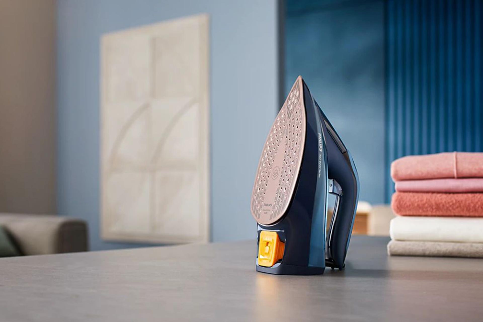 مرجع متخصصين ايران اتو بخار فيليپس Philips DST8020 در حالت ايستاده روي ميز