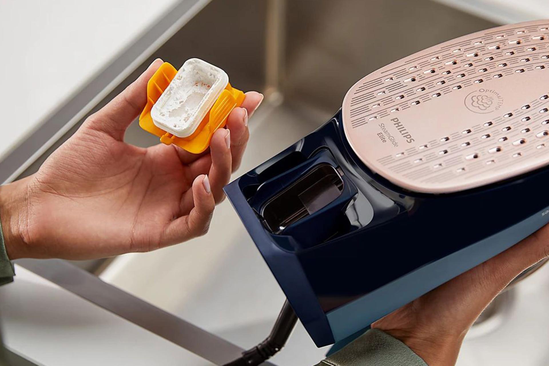 مرجع متخصصين ايران اتو بخار فيليپس Philips DST8020 تخليه مخزن رسوب