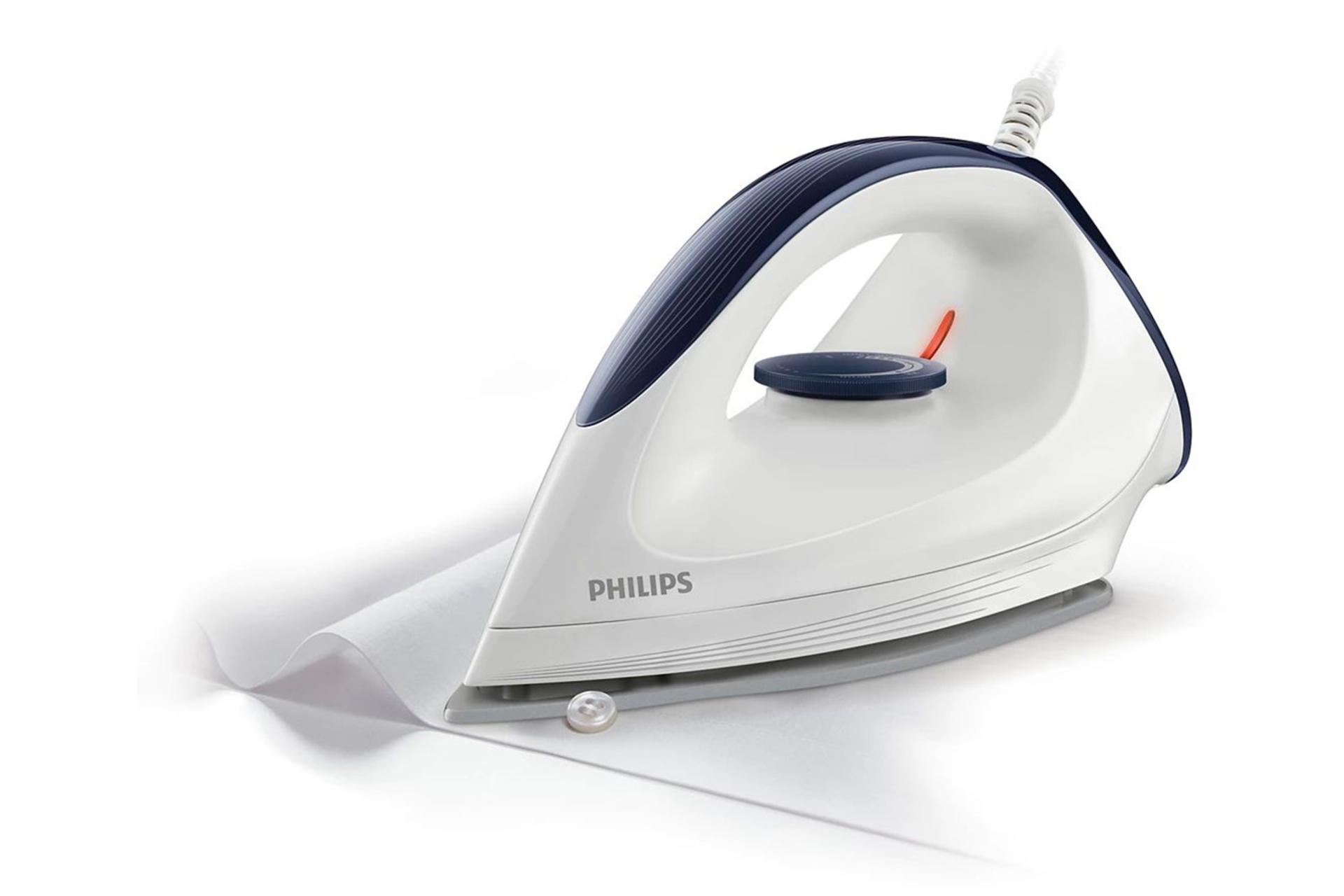 اتو خشک فیلیپس Philips GC160 نمای نوک کنار دکمه لباس