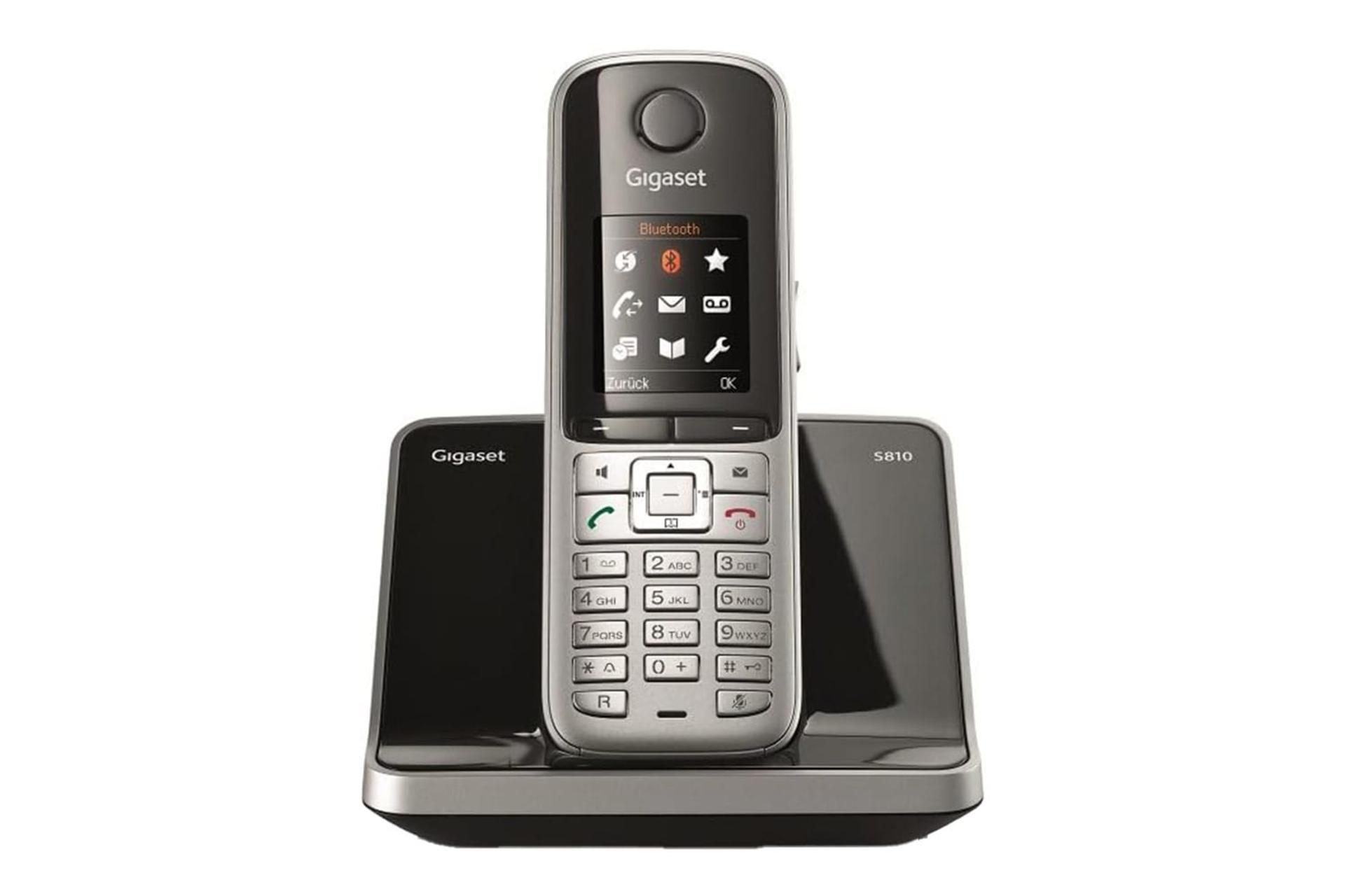 نمای رو به روی تلفن گیگاست S810 Duo با نمایش پایه اصلی و گوشی بی سیم