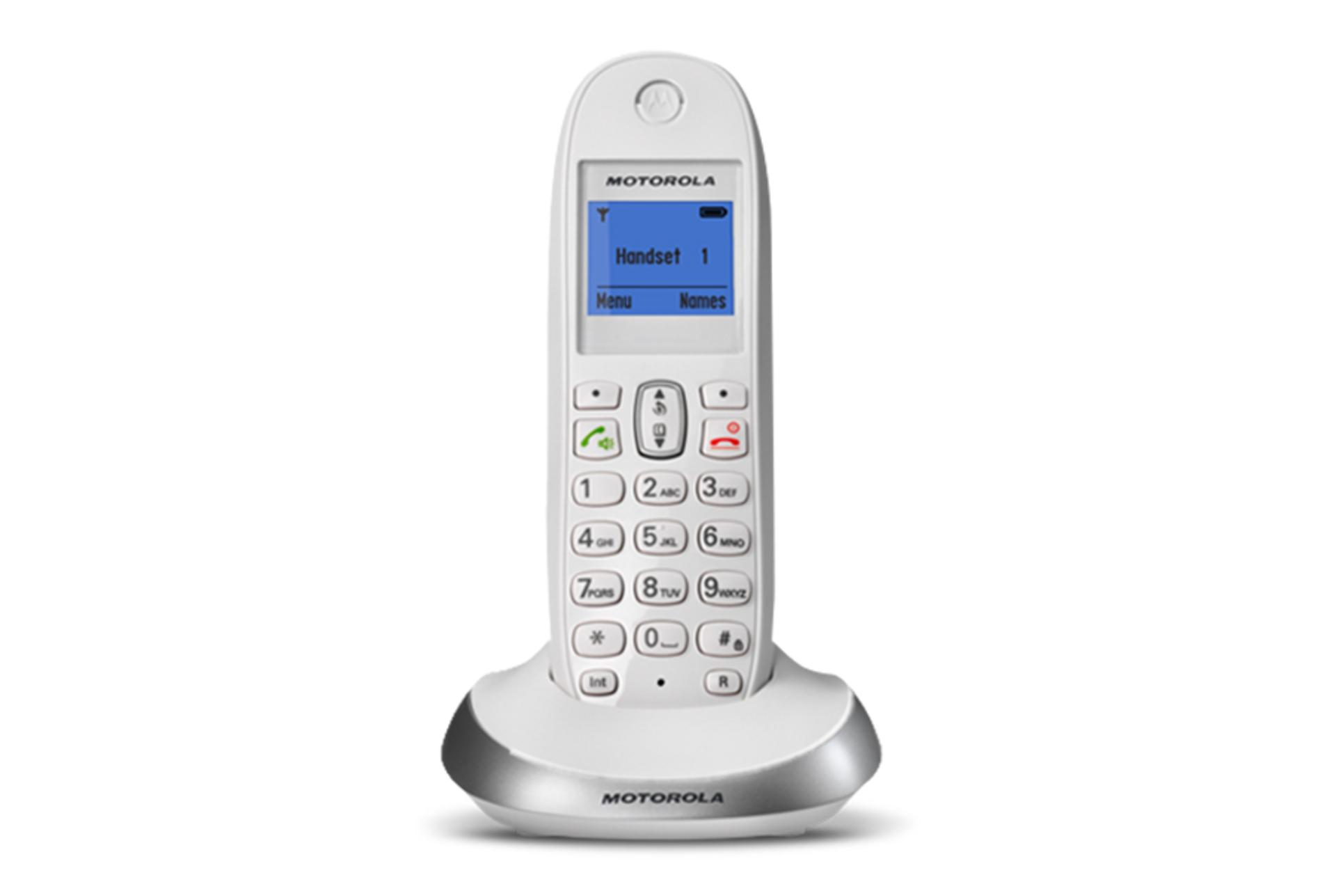 نمای رو به روی تلفن موتورولا C2001 با نمایشگر روشن و نمایش صفحه کلید