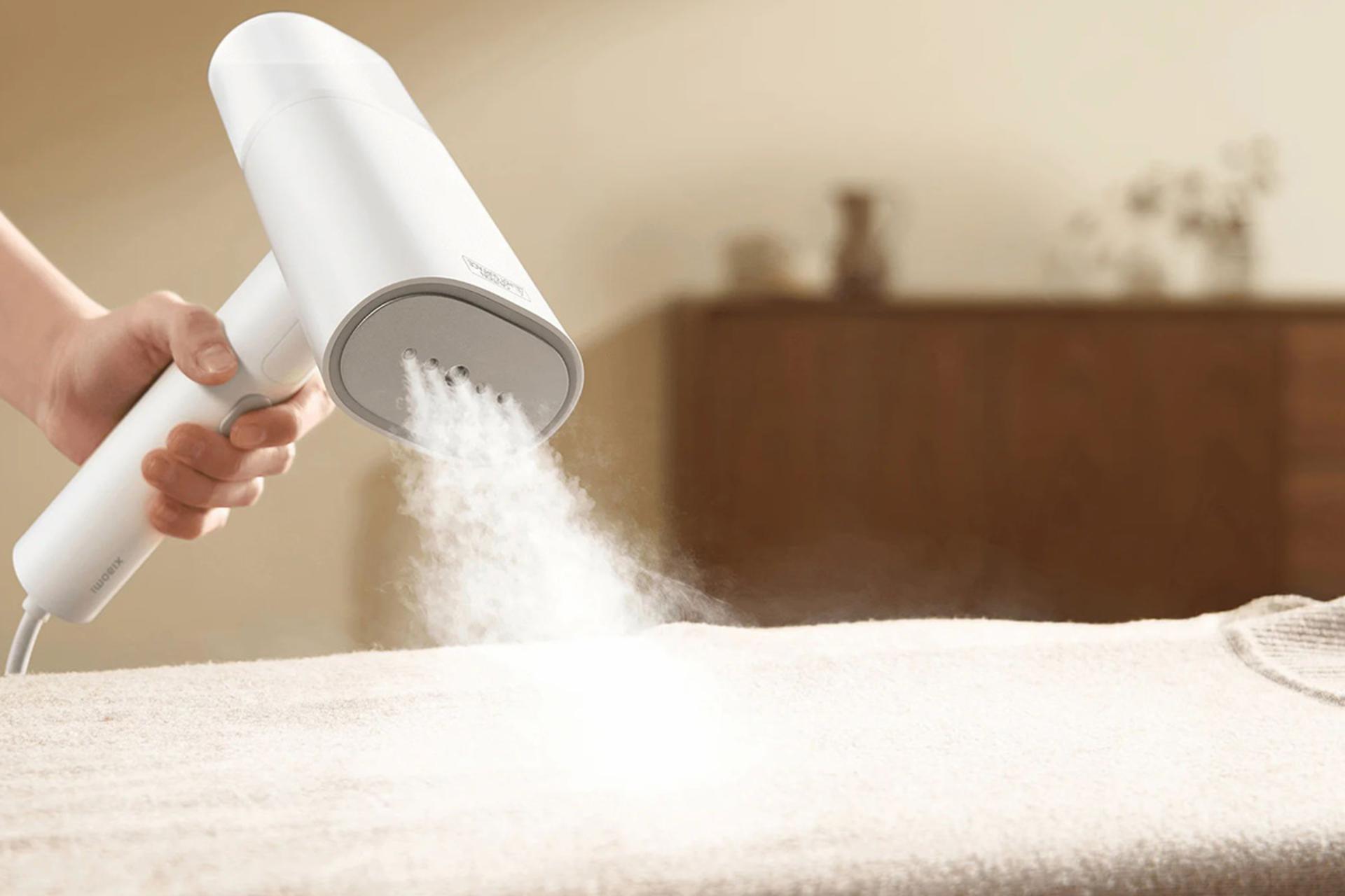 بخارگر دستی شیائومی Xiaomi Mijia MJGTJ02LF در حال بخاردهی