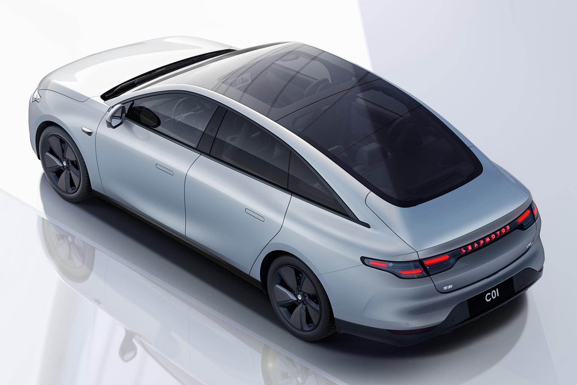 خودرو لیپ موتور Leapmotor C01 نمای بالا و سقف