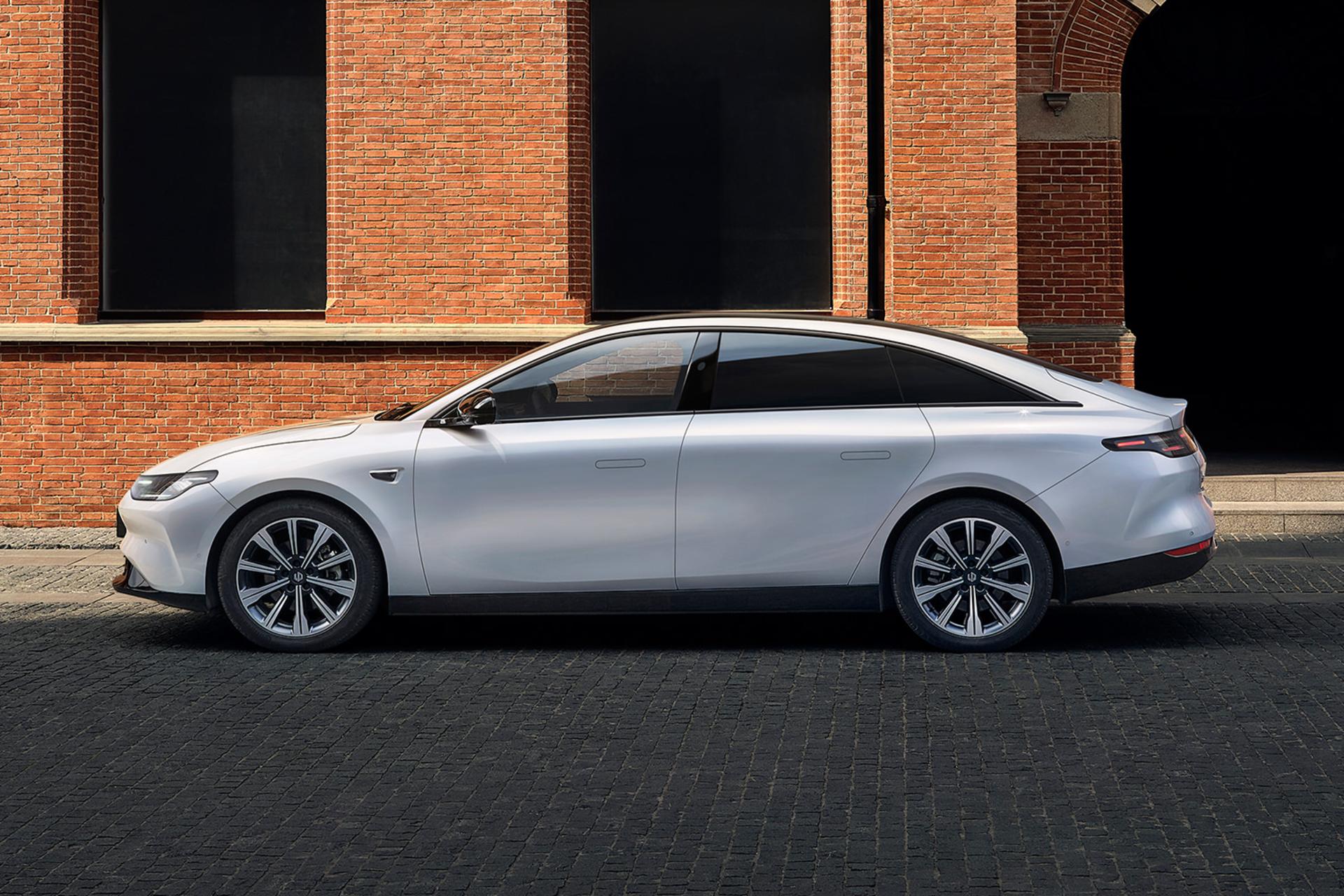 خودرو لیپ موتور Leapmotor C01 نمای جانبی