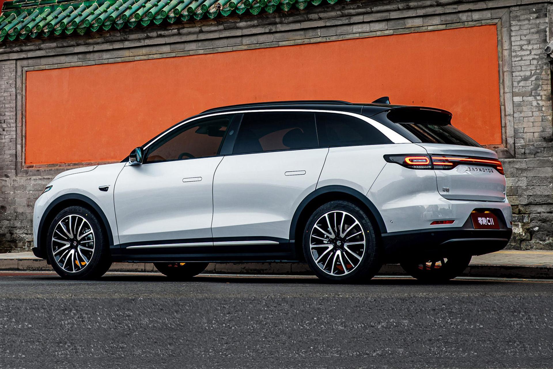 خودرو لیپ موتور Leapmotor C11 نمای پشت و جانبی