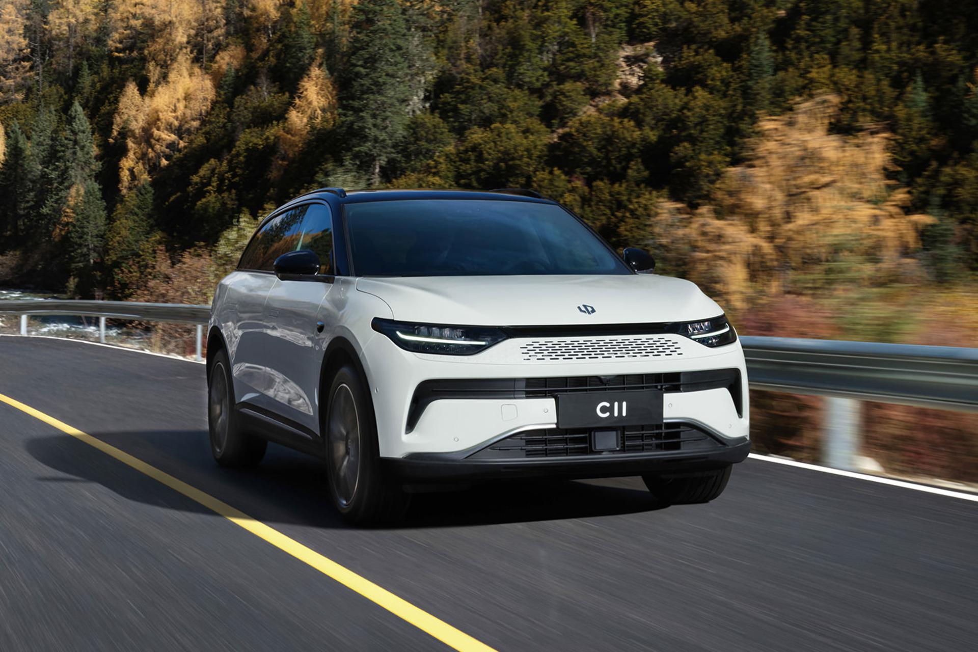 خودرو لیپ موتور Leapmotor C11 EREV نمای جلو در جاده