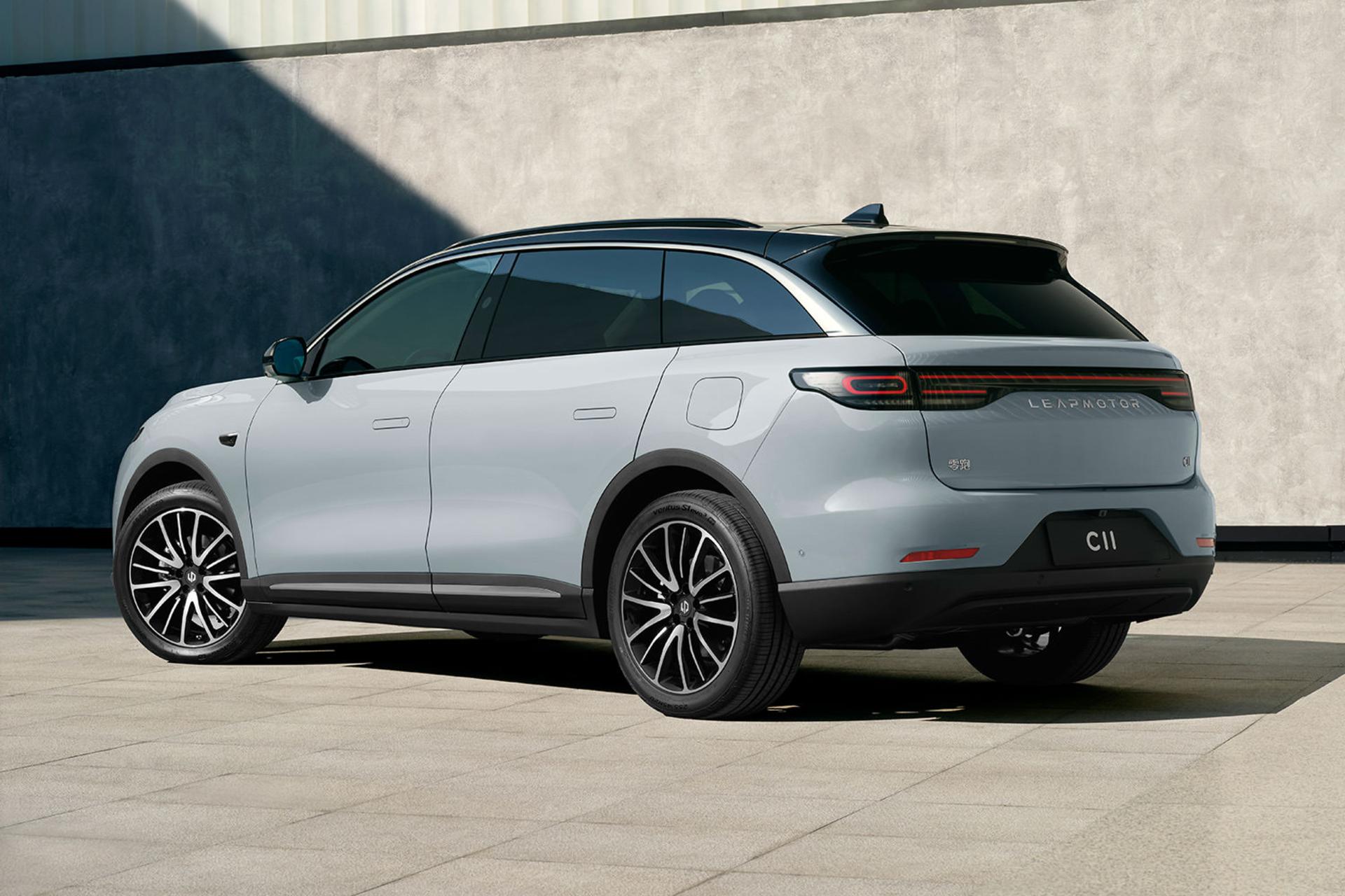 خودرو لیپ موتور Leapmotor C11 EREV نمای جانبی و پشت