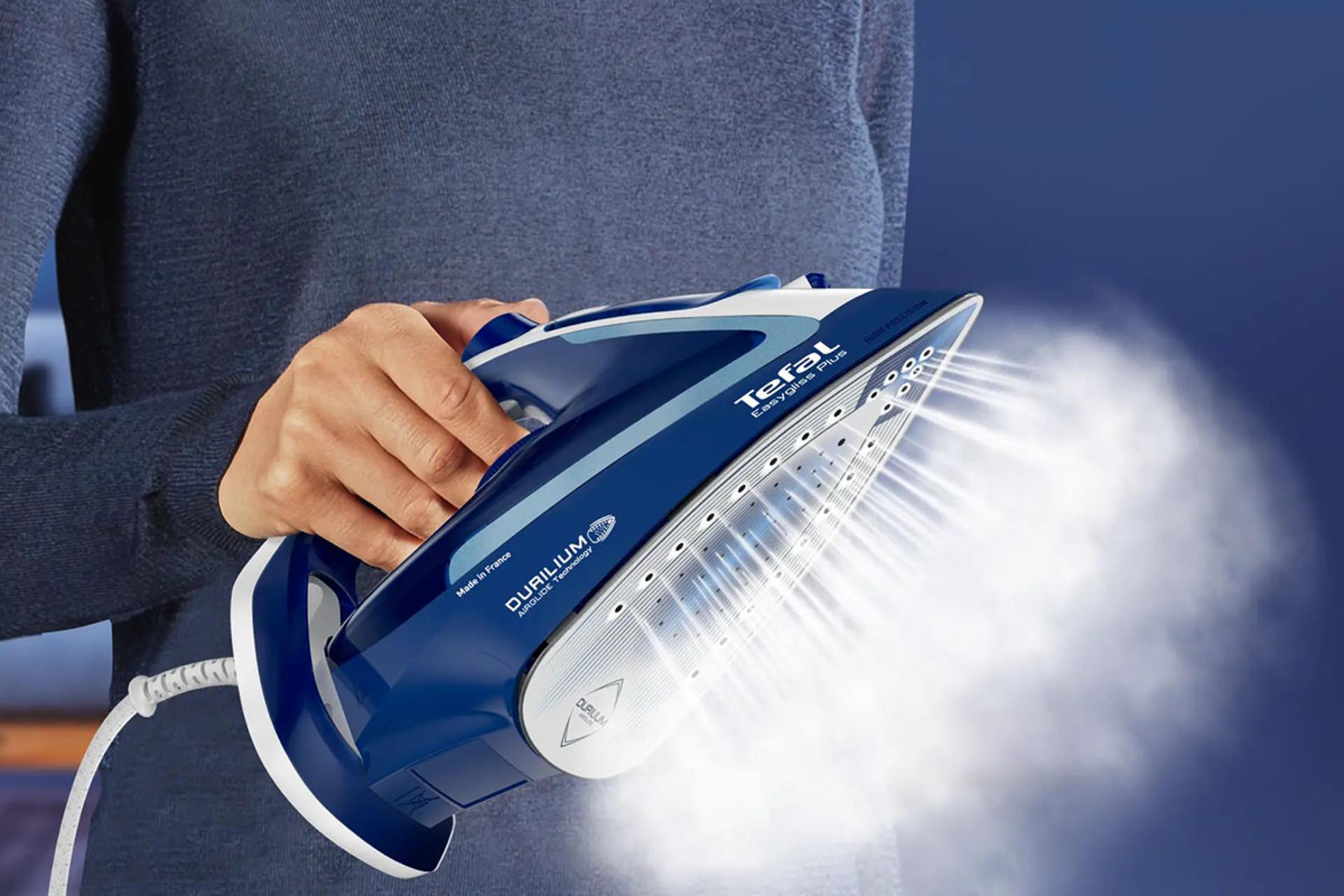 اتو بخار تفال Tefal FV5770 در حال بخاردهی