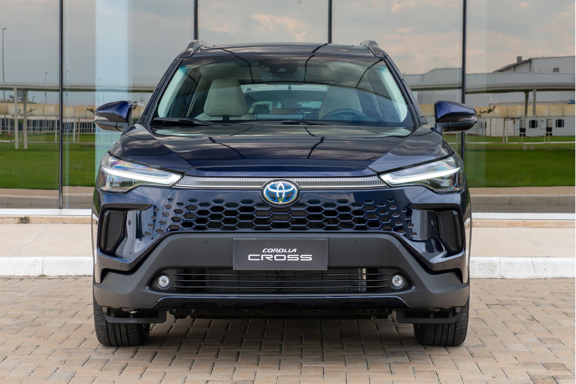 تویوتا کرولا کراس هیبرید Toyota Corolla Cross HEV 2024 نمای جلوپنجره