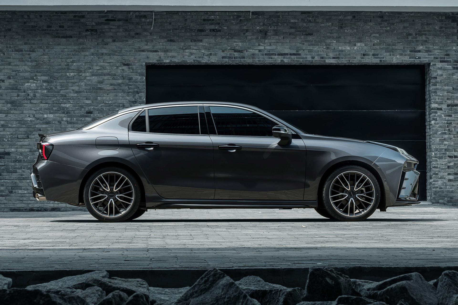 لینک اند کو Lynk & Co 03 نمای جانبی