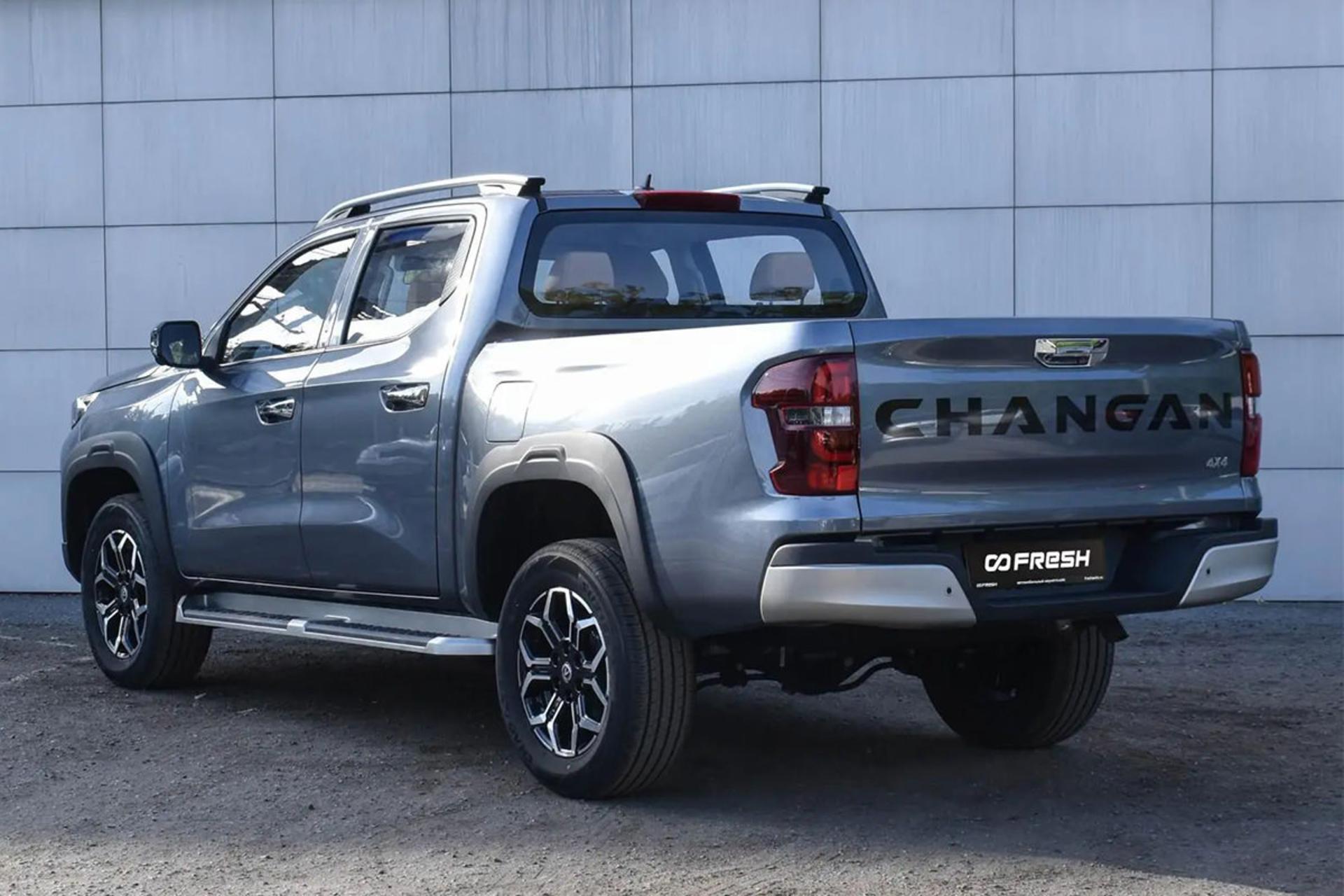 وانت چانگان هانتر پلاس Changan Hunter Plus نمای پشت