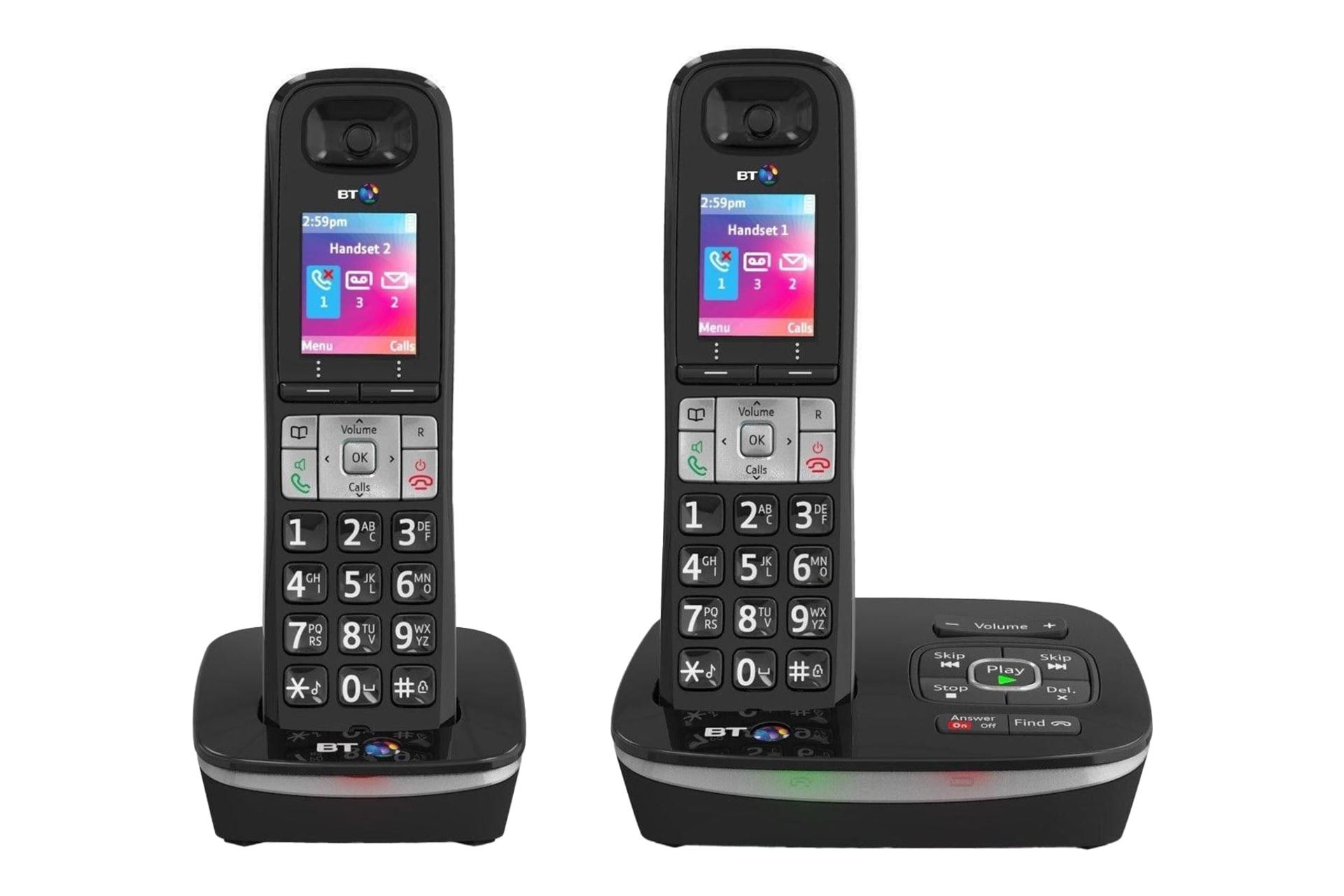 نمای رو به روی تلفن بی تی BT8500 با نمایشگر روشن و نمایش پایه اصلی، پایه متحرک و گوشی های بی سیم