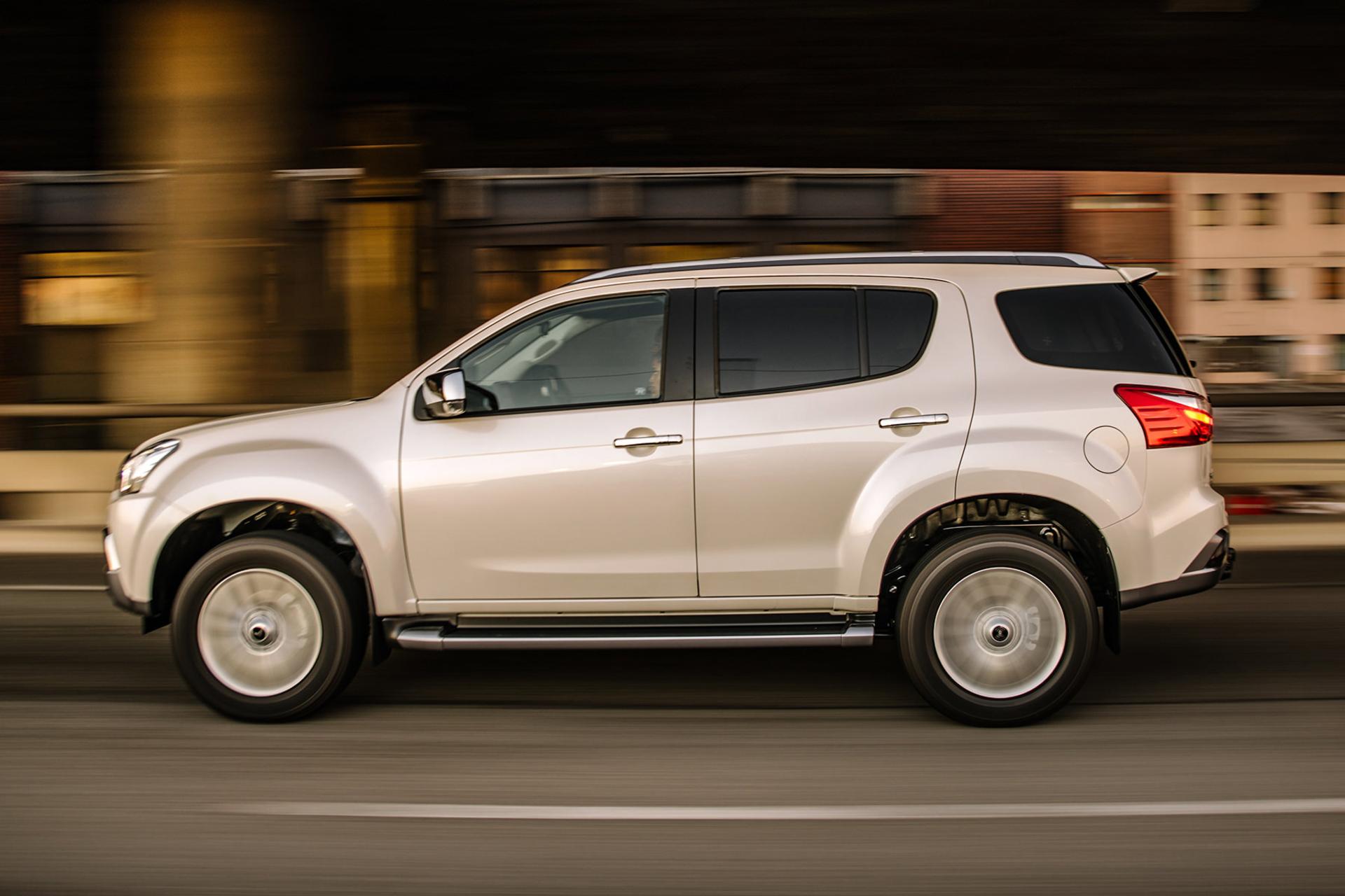 خودرو ایسوزو سوپرازو Suprazo X-MAX نمای جانبی