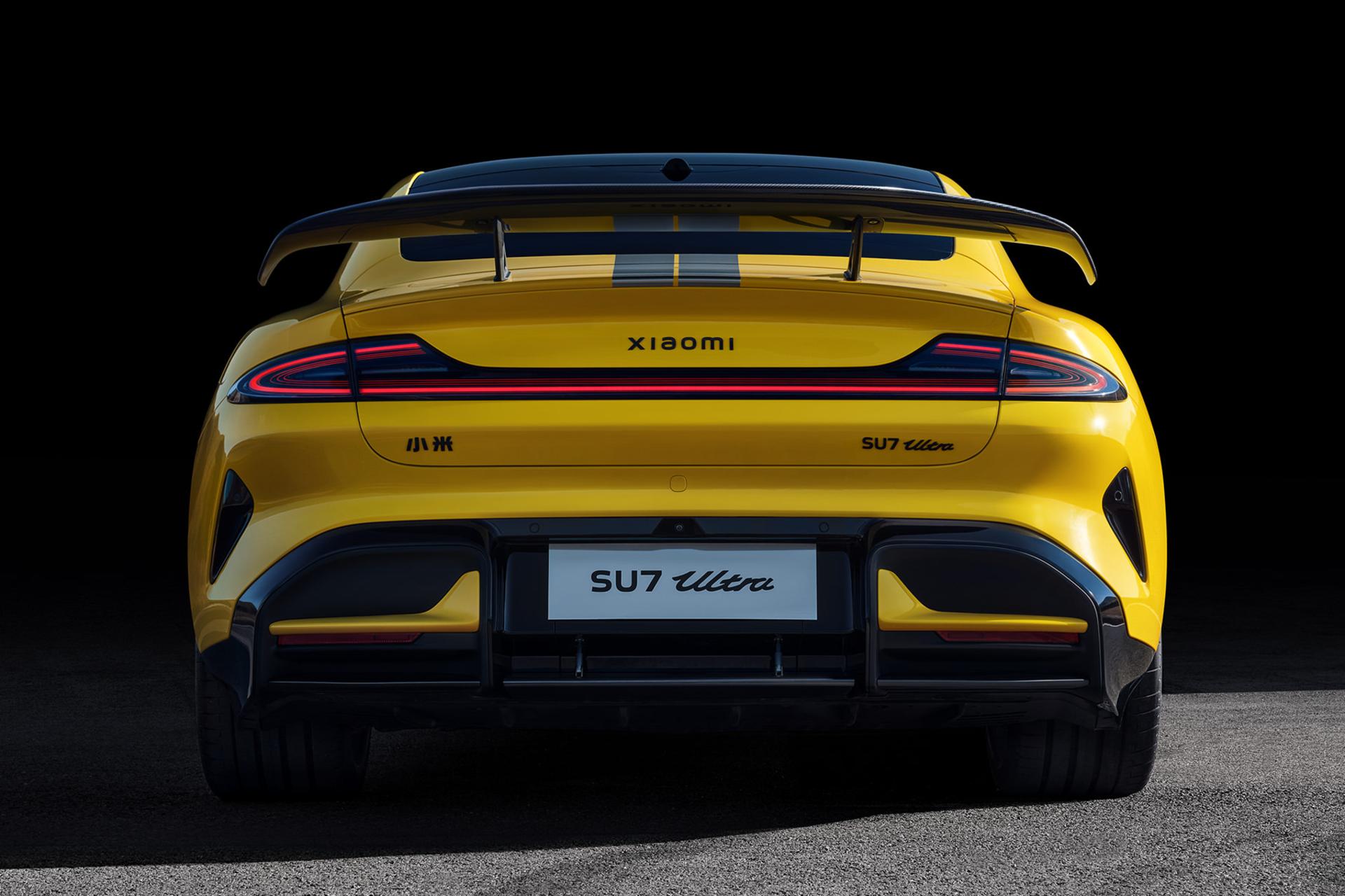 خودرو برقی شیائومی Xiaomi SU7 Ultra نمای پشت