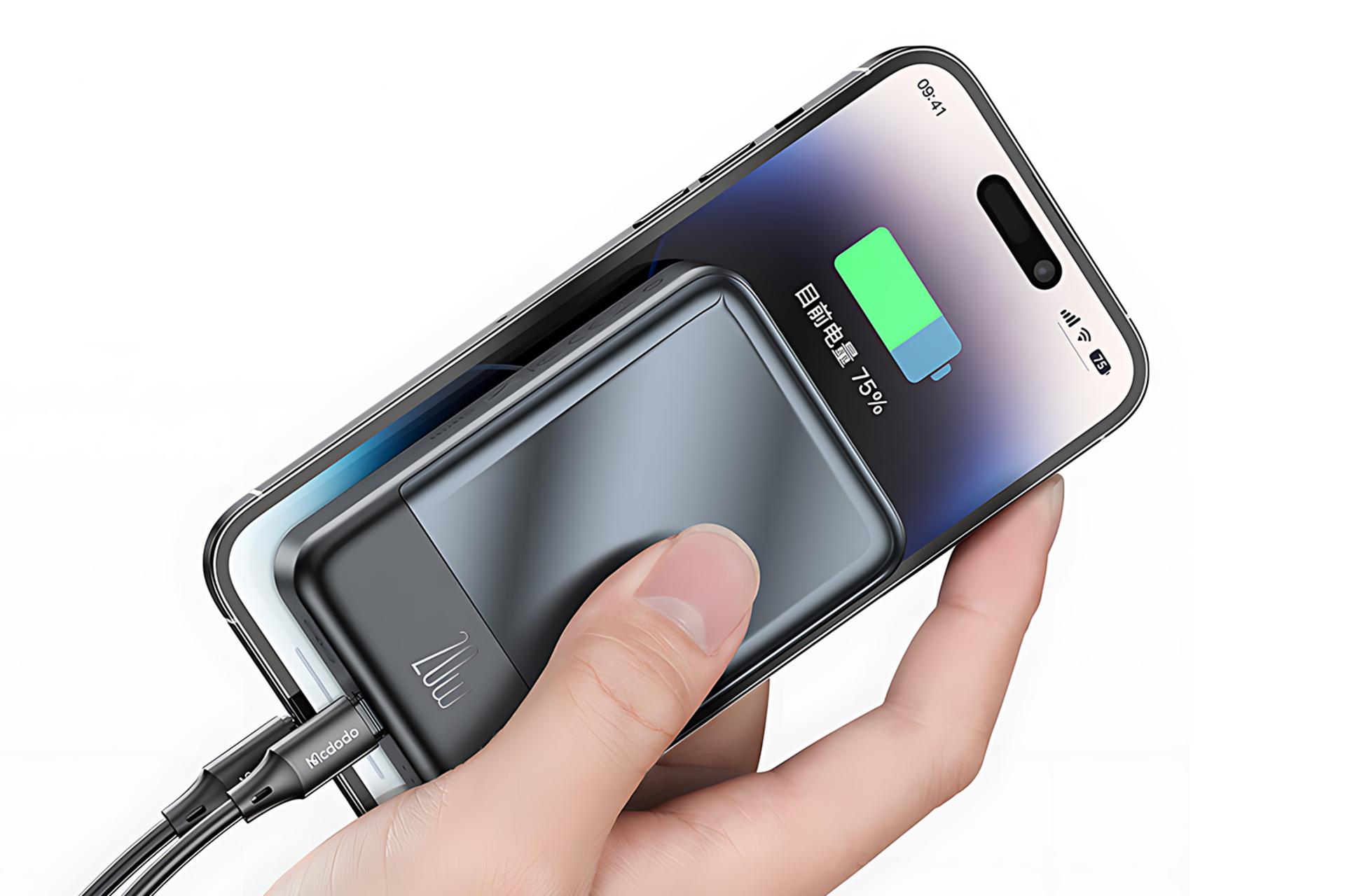 ابعاد پاور بانک مک دودو Mcdodo MC-4260 10000mAh در دست