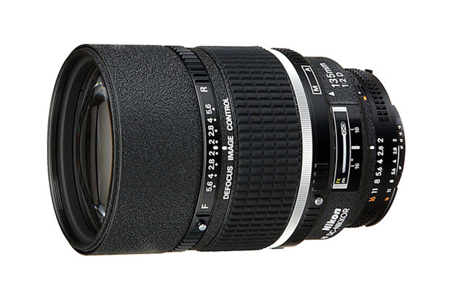 لنز نیکون Nikon AF Nikkor 135mm f/2D DC نمای جانبی افقی