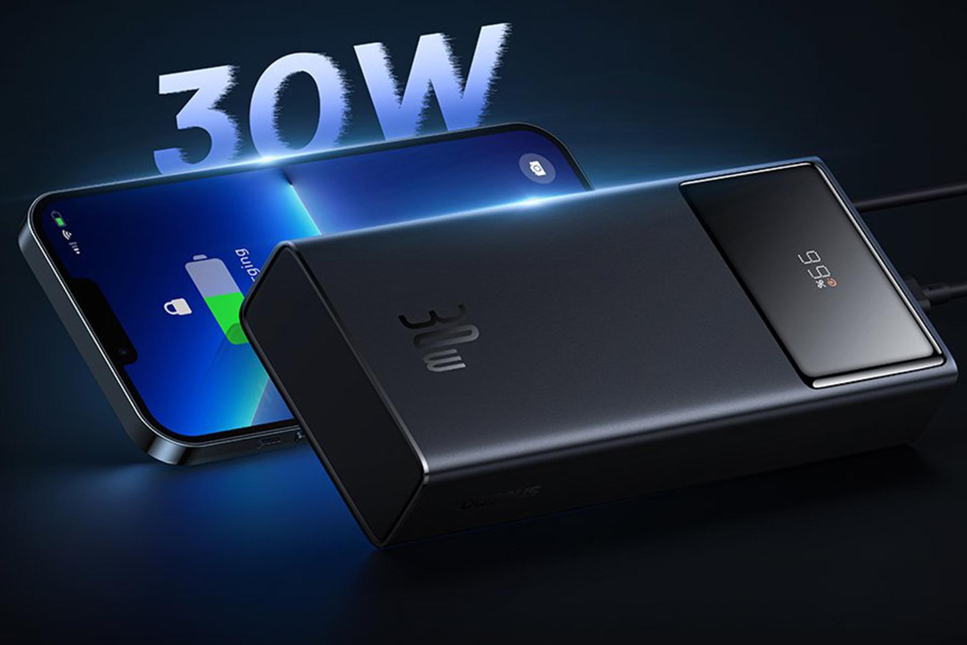 ابعاد پاور بانک باسئوس Baseus Star-Lord Digital Display 20000mAh 30W در کنار موبایل