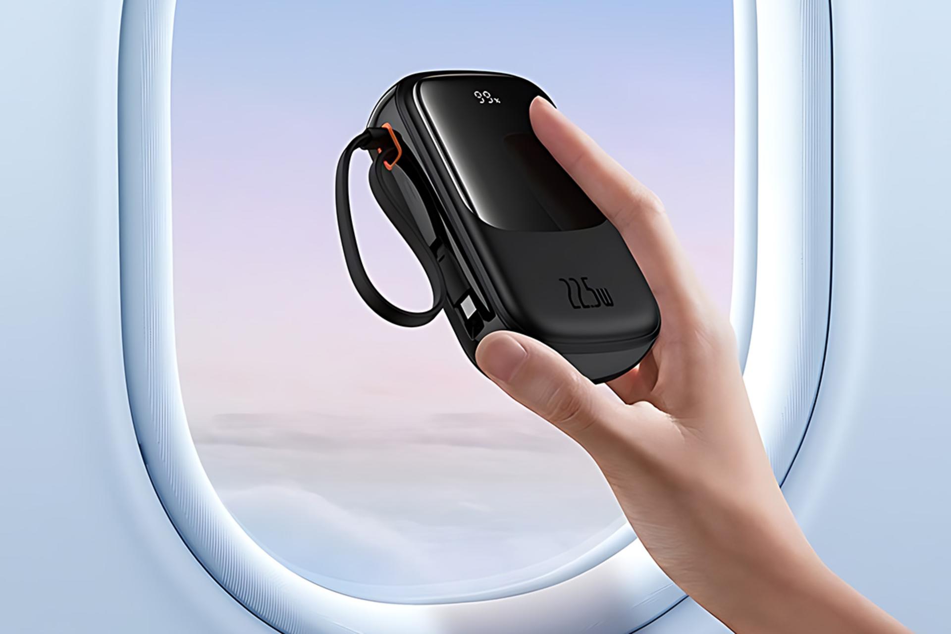 ابعاد پاور بانک باسئوس Baseus Qpow Pro Digital Display 20000mAh در دست