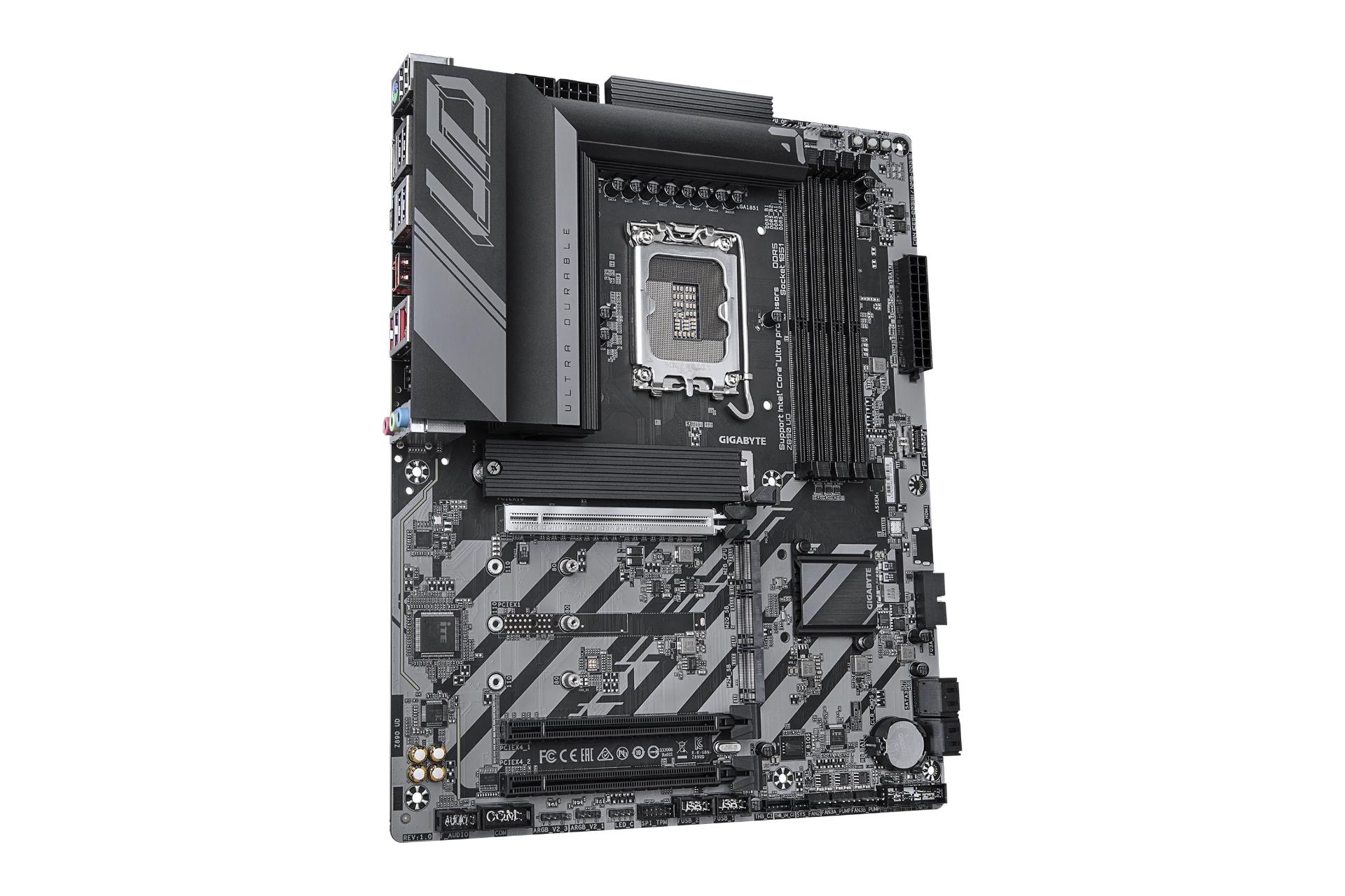 نمای کناری مادربرد گیگابایت GIGABYTE Z890 UD