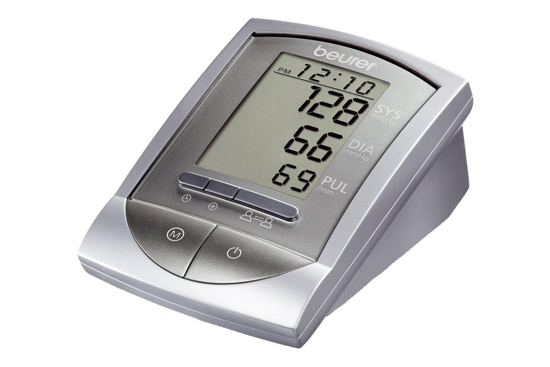 نمای نیمرخ دستگاه فشار خون بیورر BM 16 با نمایشگر روشن و نمایش لوگو و دکمه‌ها