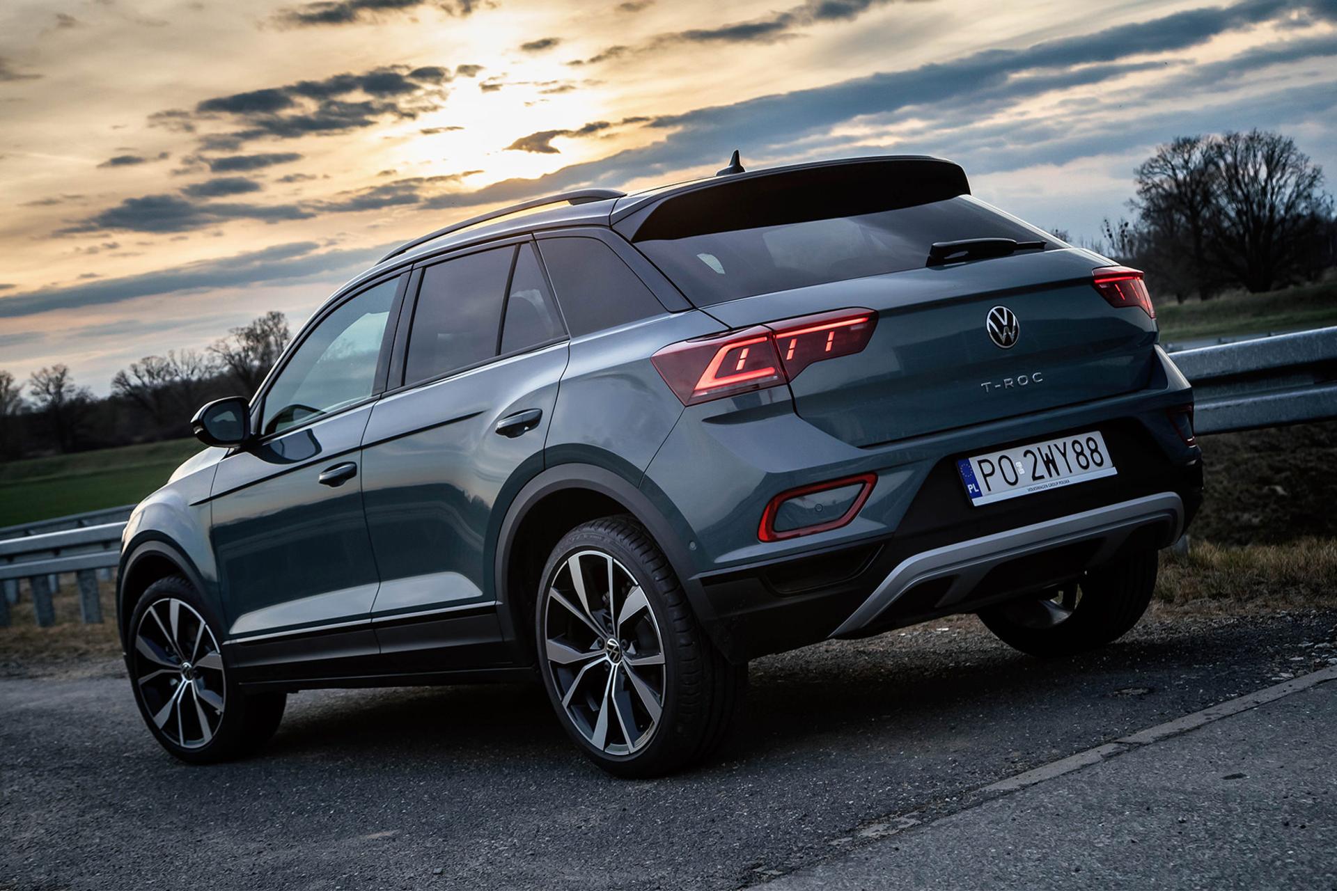 خودرو فولکس واگن تی راک Volkswagen T-Roc 2024 نمای پشت و جانبی