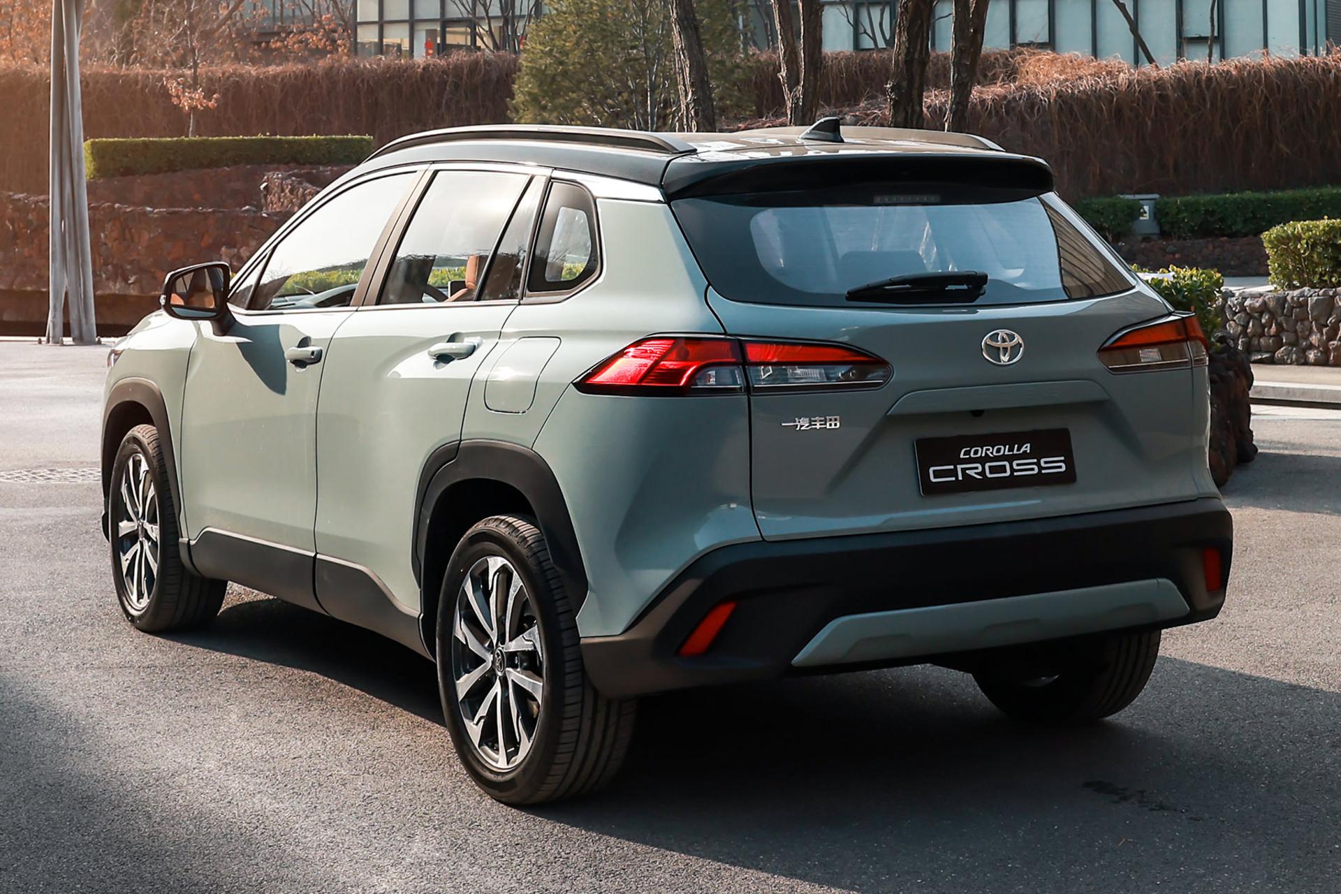 خودرو تویوتا کرولا Toyota Corolla Cross 2024 نمای پشت