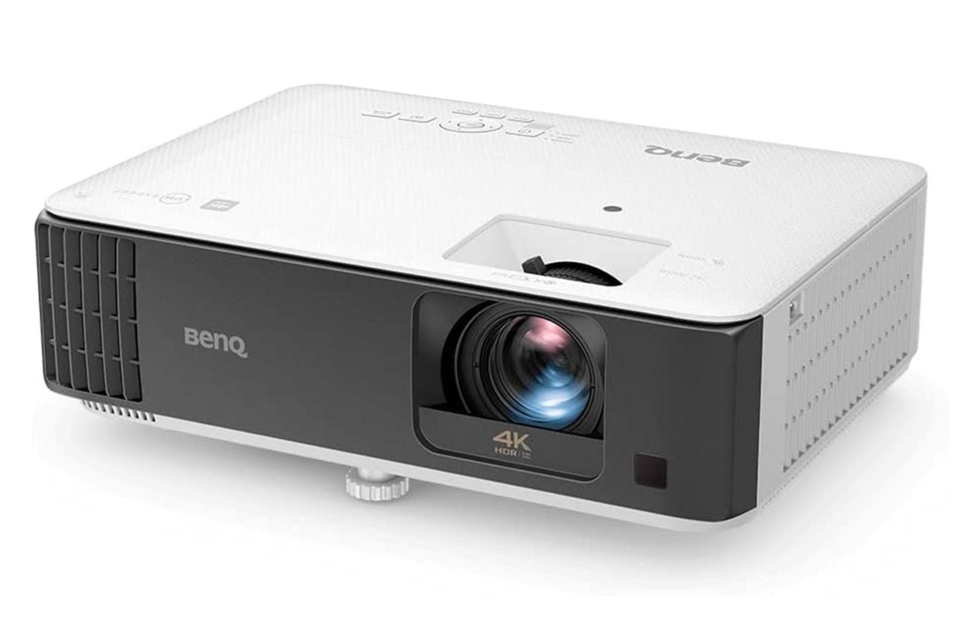 ویدیو پروژکتور بنکیو Benq TK700STi نمای جلو و راست