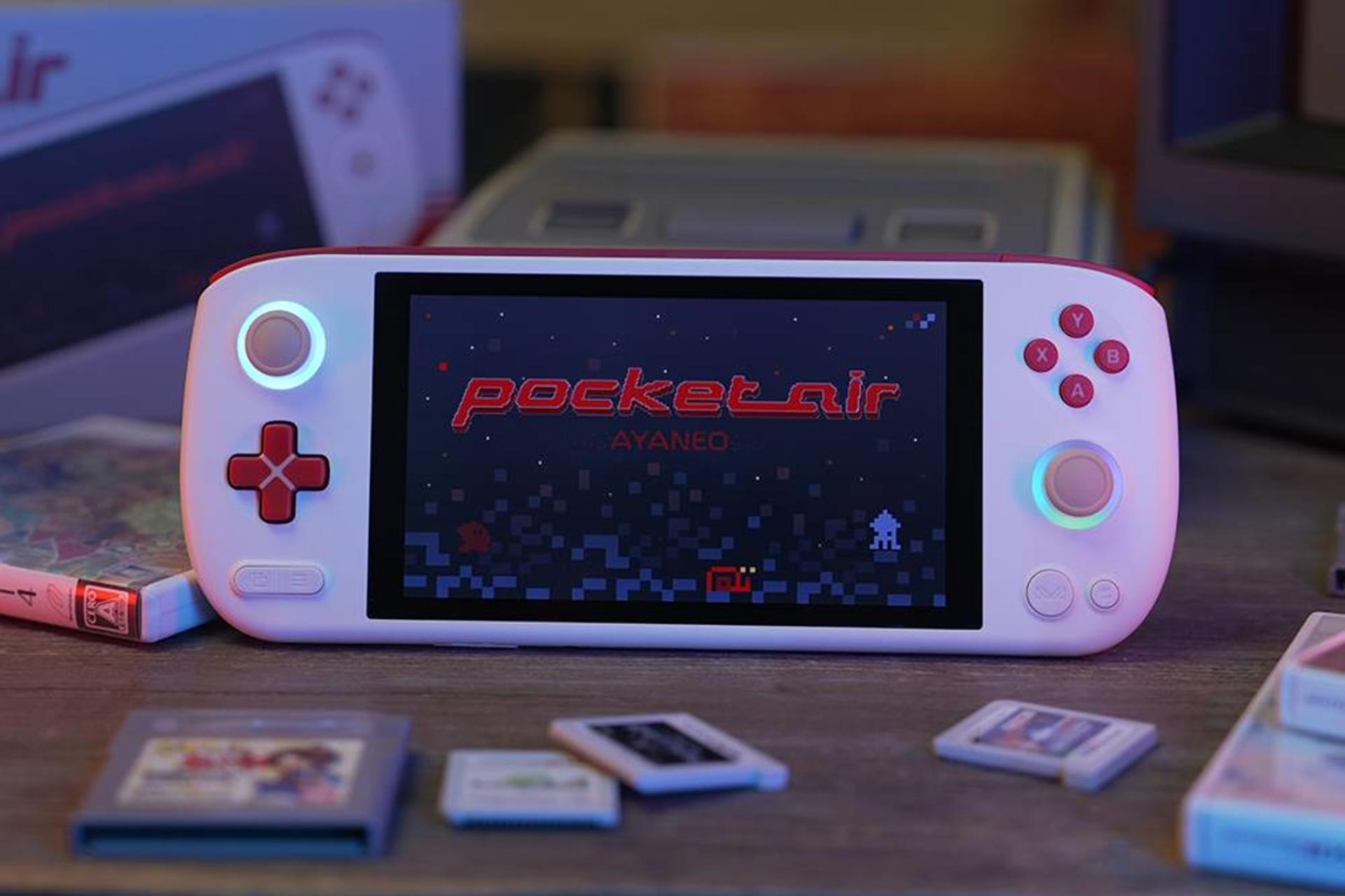 نمای روبرو از کنسول بازی آیانئو AYANEO Pocket AIR