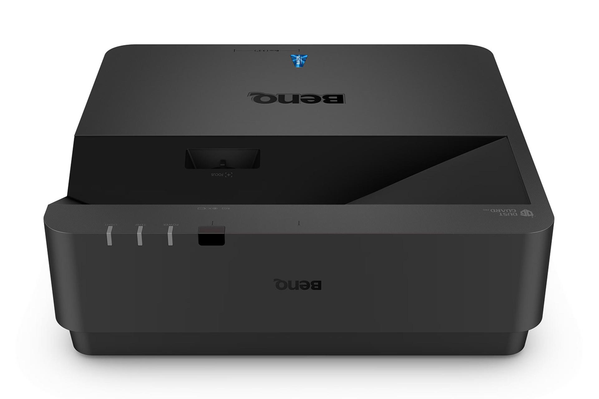 ویدیو پروژکتور بنکیو Benq LU960UST نمای جلو و بالا