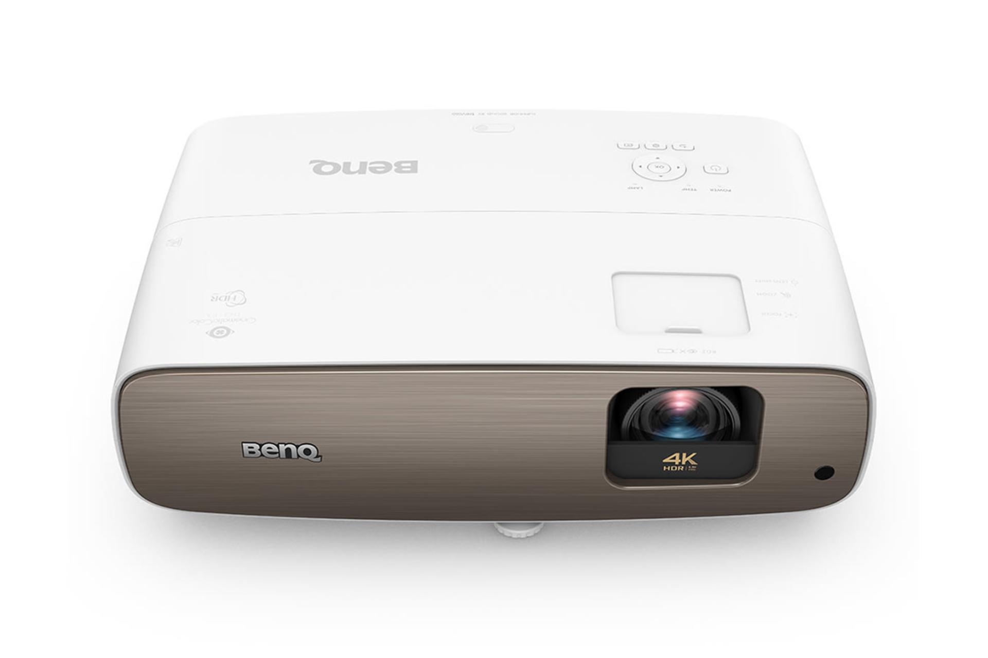 ویدیو پروژکتور بنکیو Benq W2710i نمای جلو و بالا