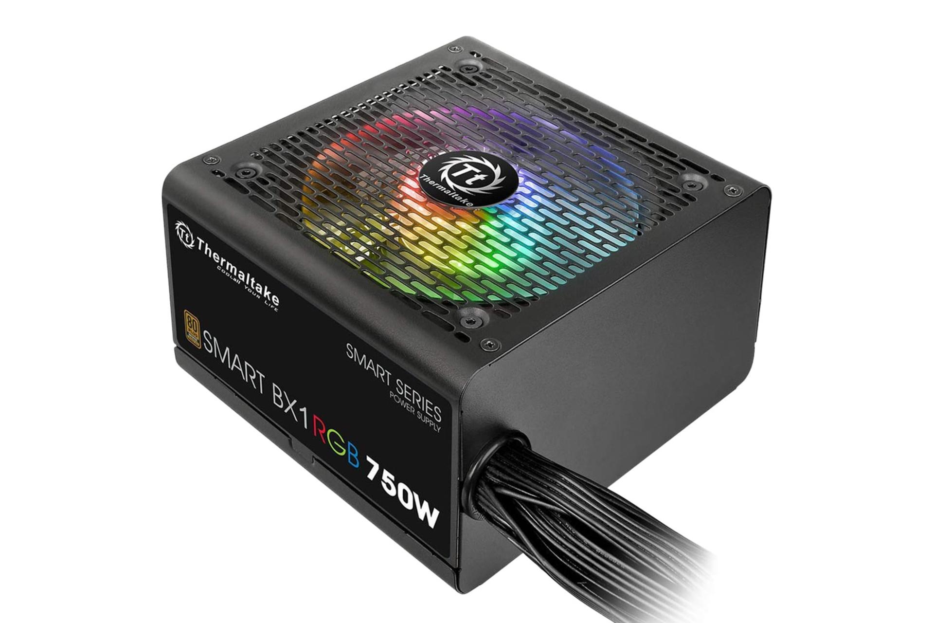 نمای نیمرخ پاور کامپیوتر ترمالتیک Smart BX1 RGB با توان 750 وات با نمایش فن، لوگو و کابل‌ها