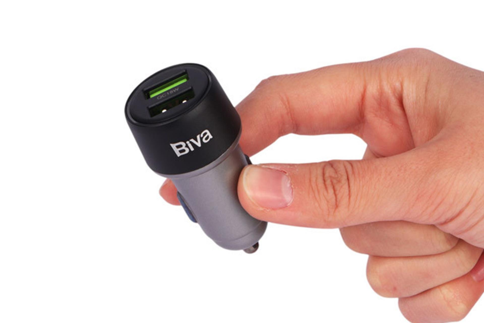 ابعاد شارژر بیوا Biva CC-36 در دست