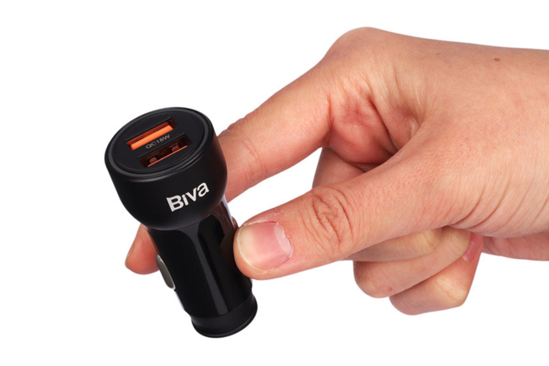 ابعاد شارژر بیوا Biva CC-33 در دست