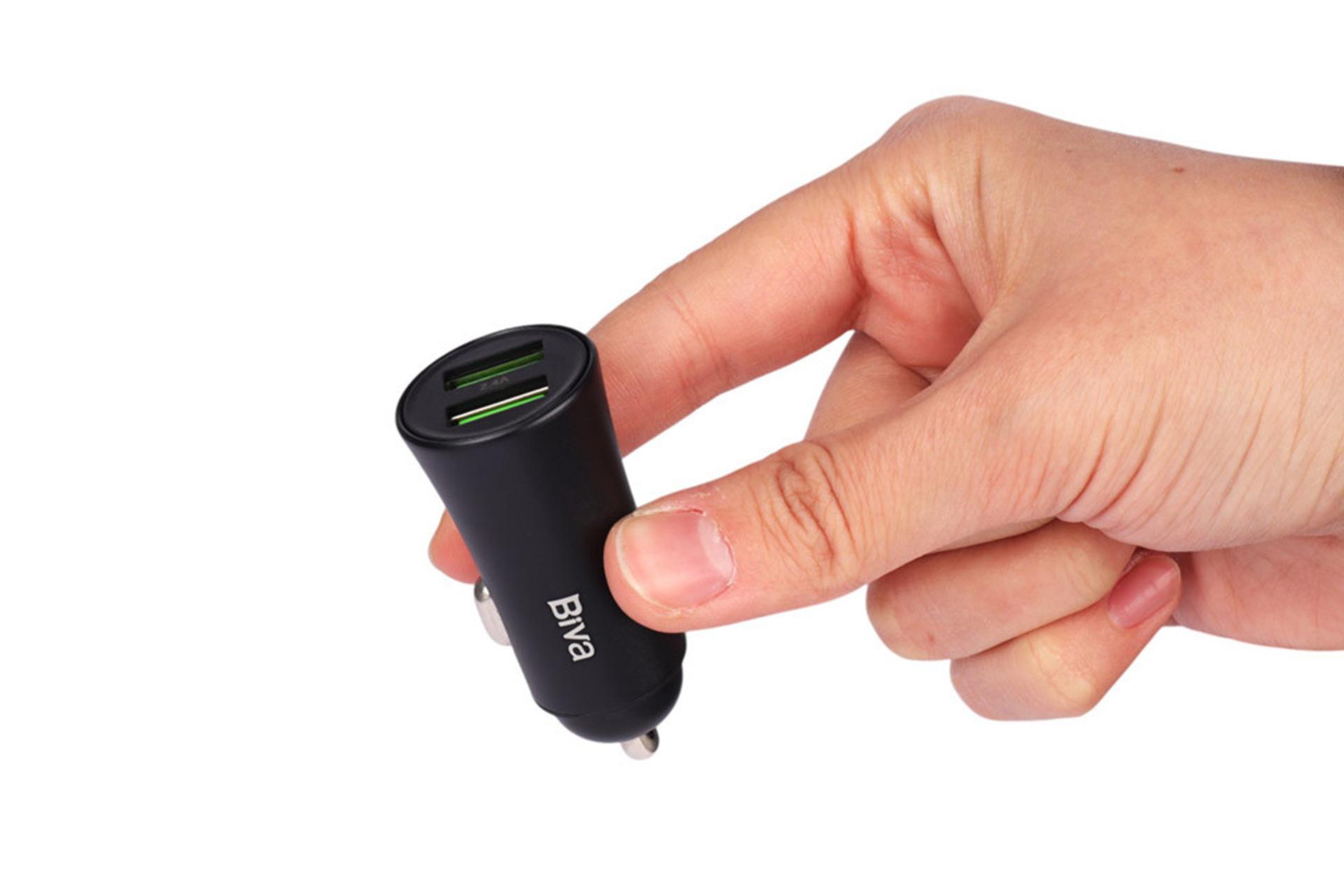 ابعاد شارژر بیوا Biva CC-22 در دست