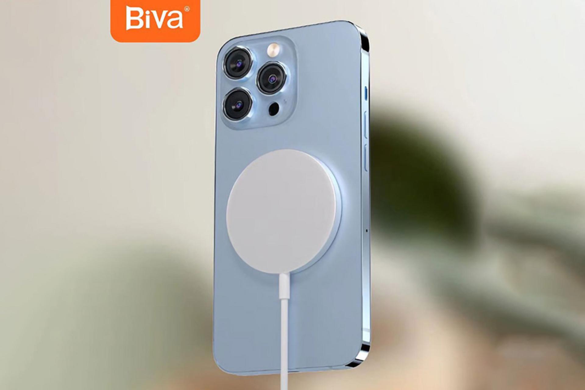 ابعاد شارژر بیوا Biva WLC-07 With Type-C Cable در کنار موبایل